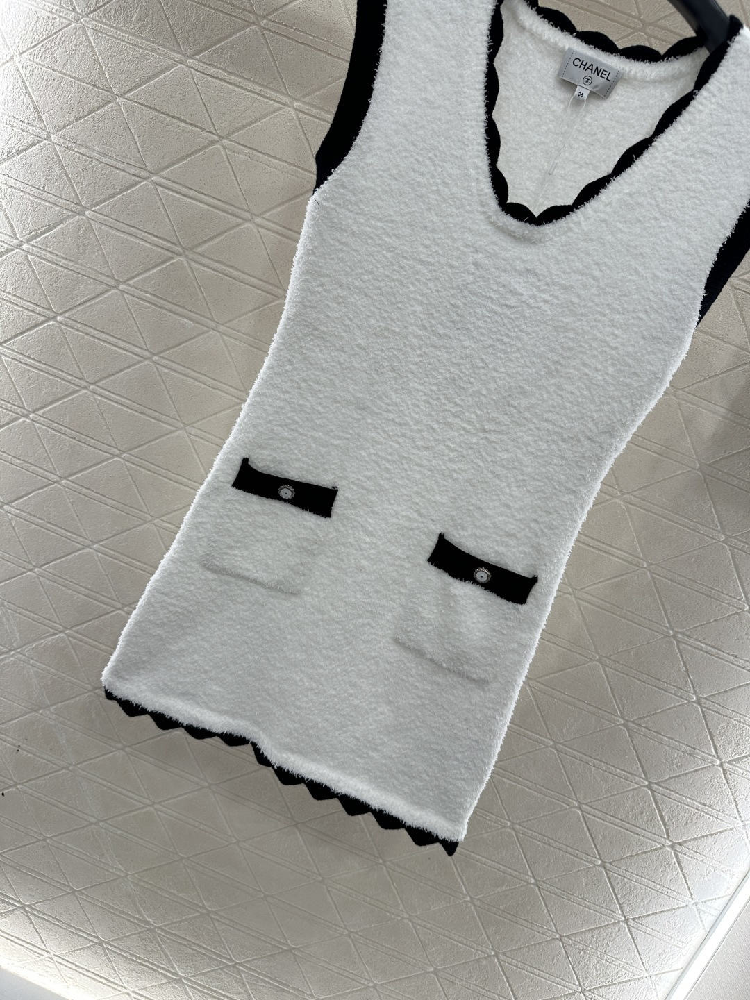 ♥Chane*♥2025新品上架 撞色针织背心裙定制YB进口纱线织造，柔软亲肤，垂顺有型，宽边背心裙剪裁