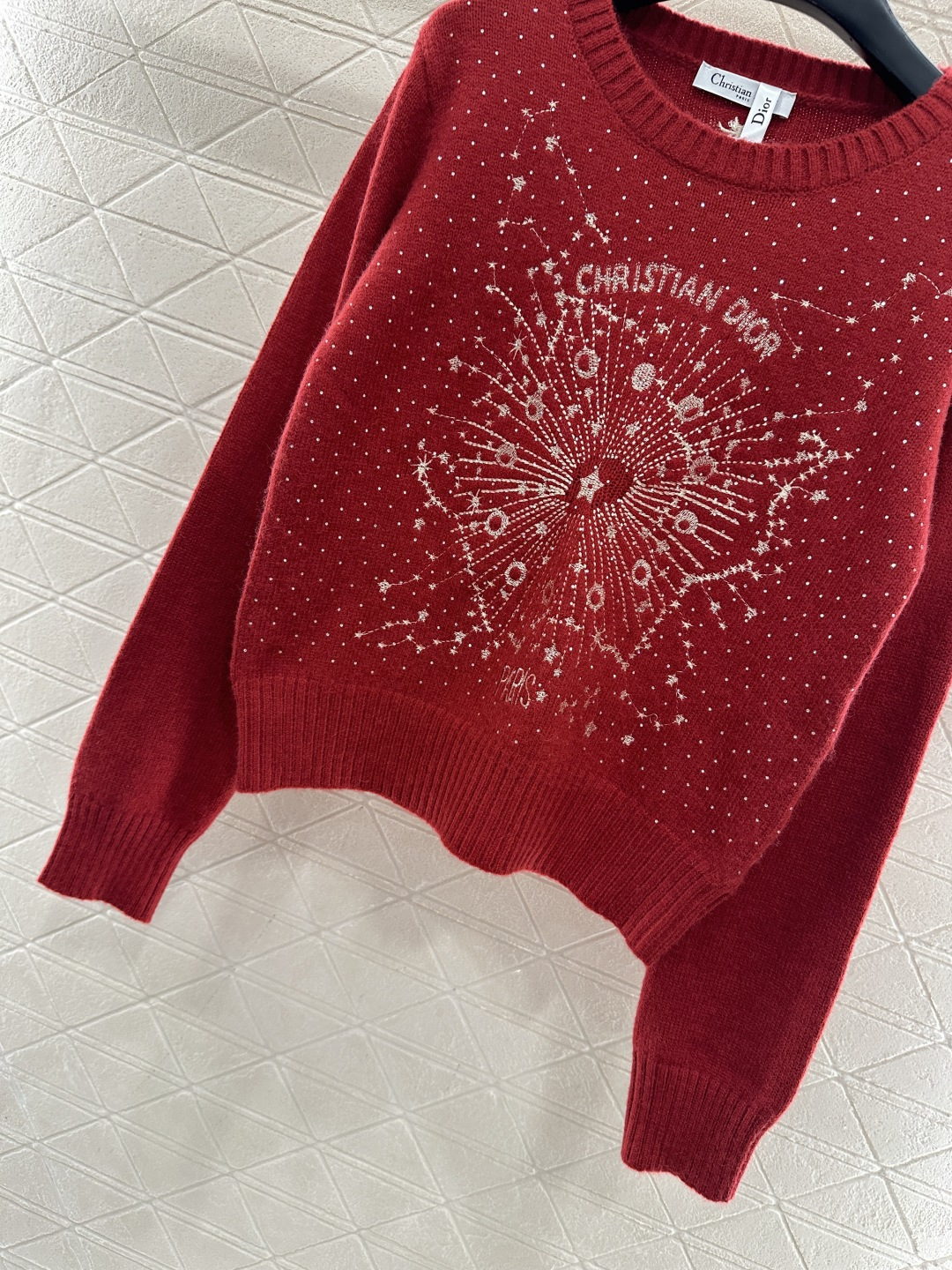 ♥Dio*♥2025新品上架 刺绣烫钻星空针织毛衣定制YB羊毛纱线织造，穿搭舒适，质感十足，圆领针织套头