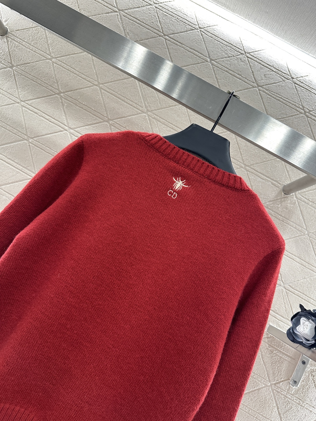 ♥Dio*♥2025新品上架 刺绣烫钻星空针织毛衣定制YB羊毛纱线织造，穿搭舒适，质感十足，圆领针织套头