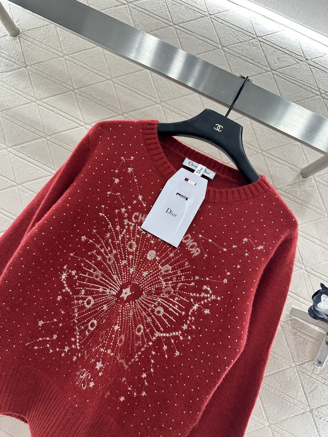 ♥Dio*♥2025新品上架 刺绣烫钻星空针织毛衣定制YB羊毛纱线织造，穿搭舒适，质感十足，圆领针织套头