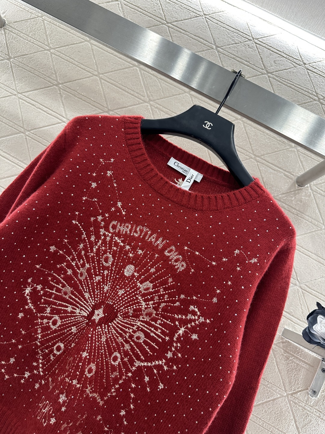 ♥Dio*♥2025新品上架 刺绣烫钻星空针织毛衣定制YB羊毛纱线织造，穿搭舒适，质感十足，圆领针织套头