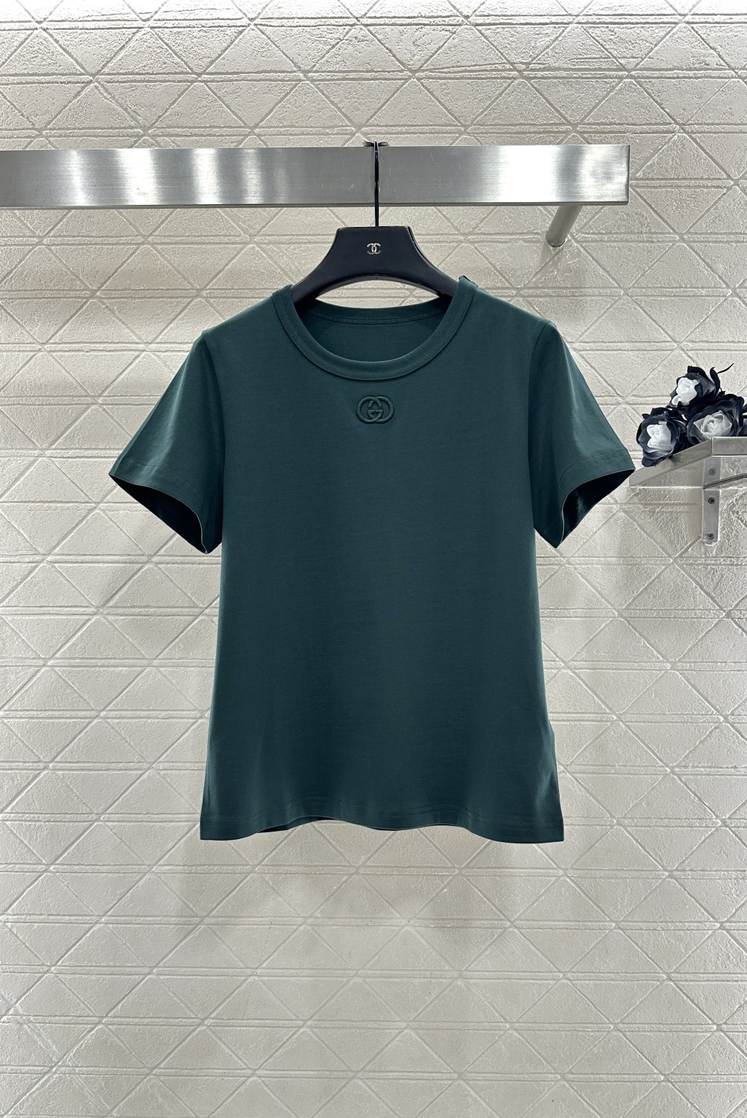 ♥Gucc*♥2025新品上架 圆领刺绣徽标𝑇𝑒𝑒定制YB丝光全棉材质，柔软亲肤，舒适有型，修身短袖版型