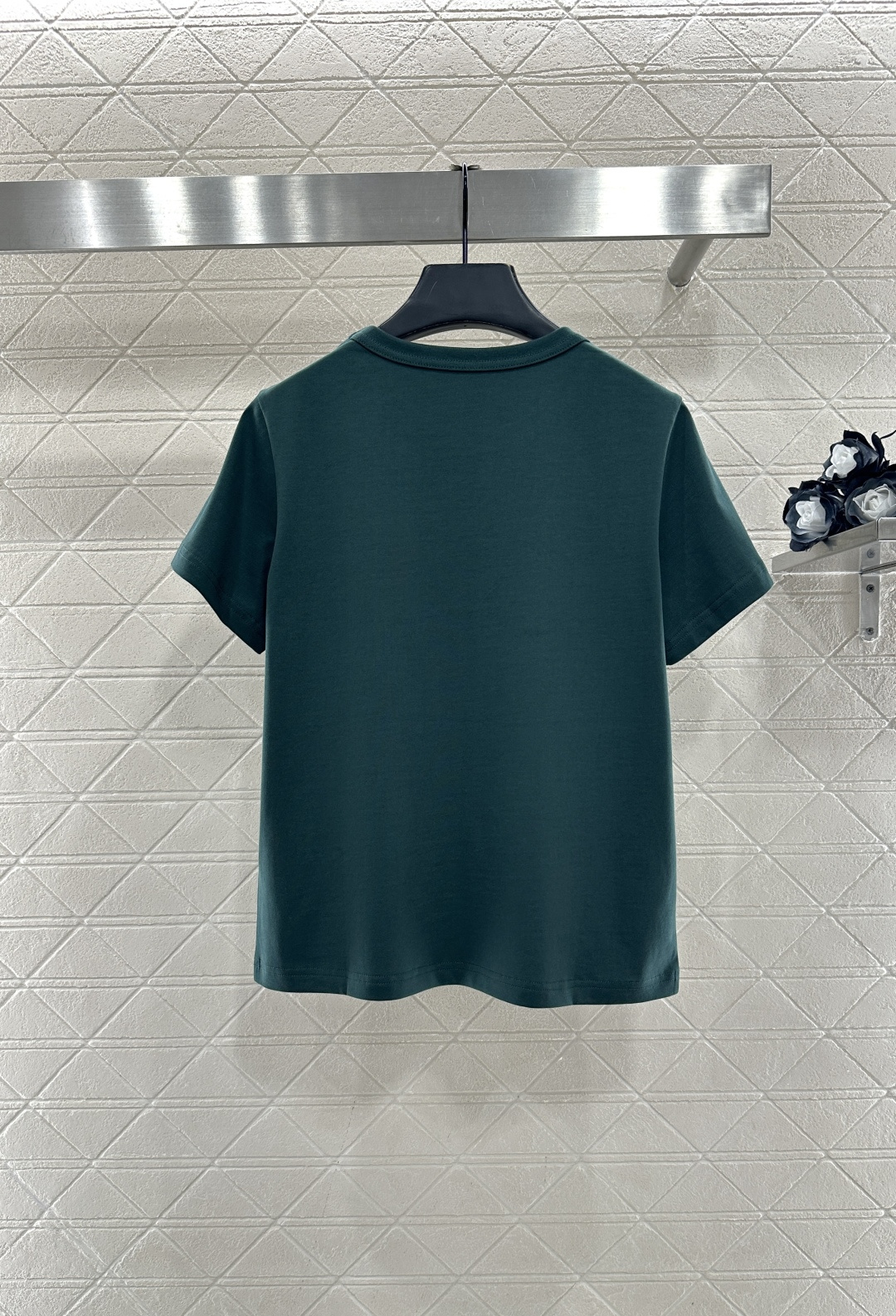 ♥Gucc*♥2025新品上架 圆领刺绣徽标𝑇𝑒𝑒定制YB丝光全棉材质，柔软亲肤，舒适有型，修身短袖版型