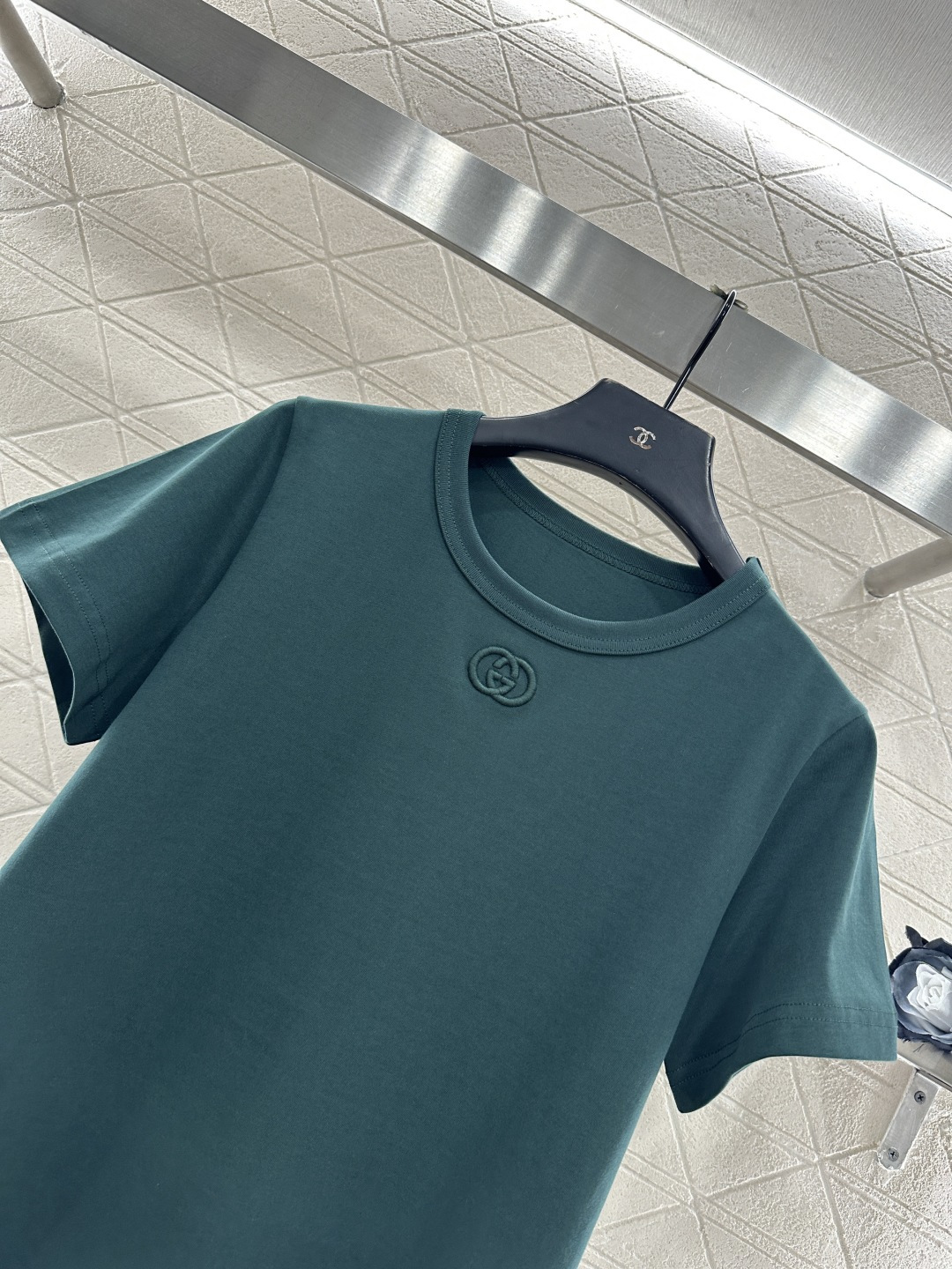 ♥Gucc*♥2025新品上架 圆领刺绣徽标𝑇𝑒𝑒定制YB丝光全棉材质，柔软亲肤，舒适有型，修身短袖版型