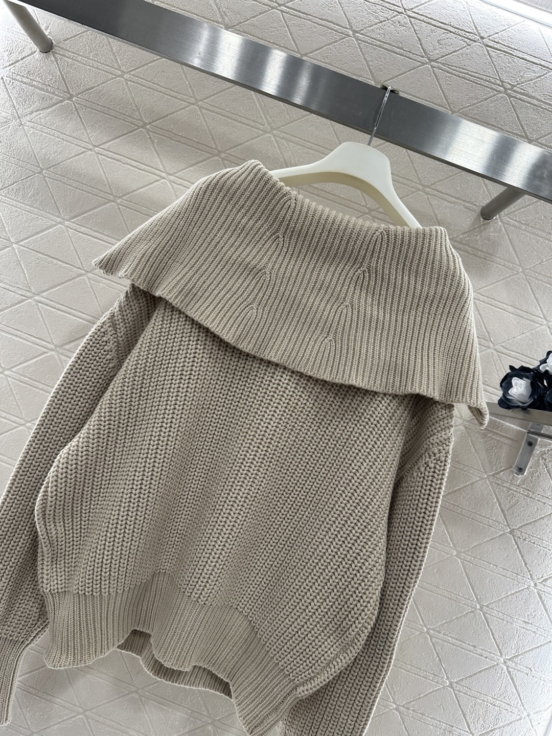 ♥Dio*♥2025新品上架 拉链翻领针织毛衣定制YB羊绒羊毛纱线织造，细腻柔软，厚实保暖，大翻领拉链针