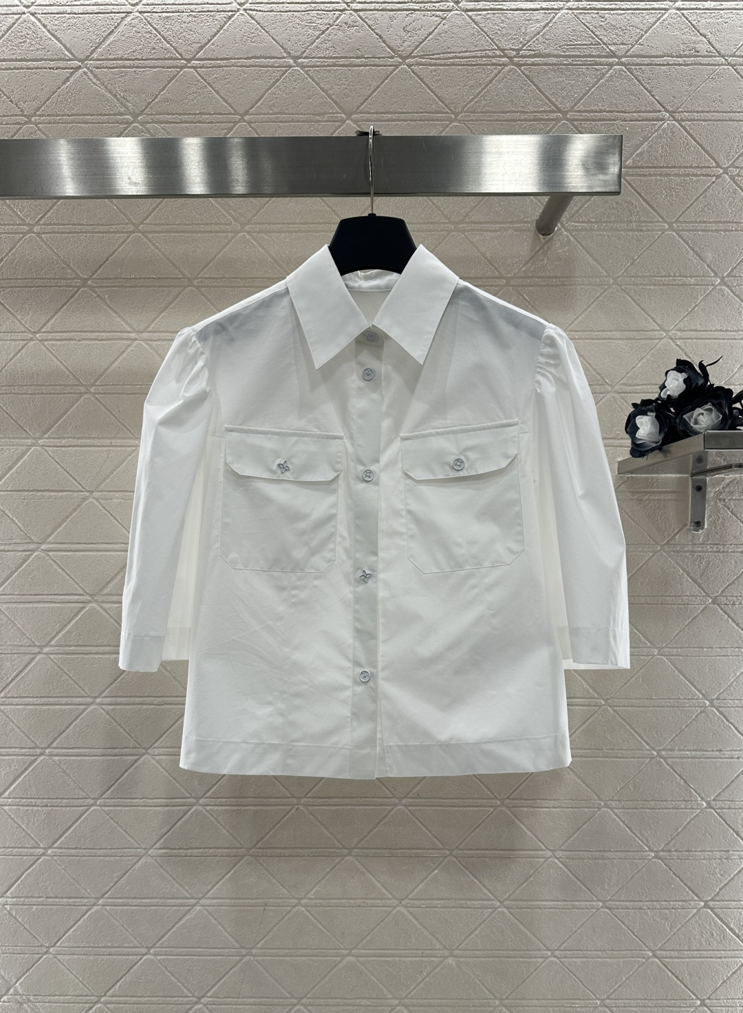 ♥Louis vuitto*♥2025新品上架 翻领口袋中袖衬衫定制YB斜纹全棉材质，质感细腻，穿搭舒适
