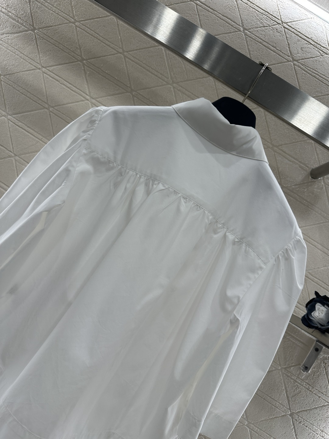 ♥Louis vuitto*♥2025新品上架 翻领口袋中袖衬衫定制YB斜纹全棉材质，质感细腻，穿搭舒适