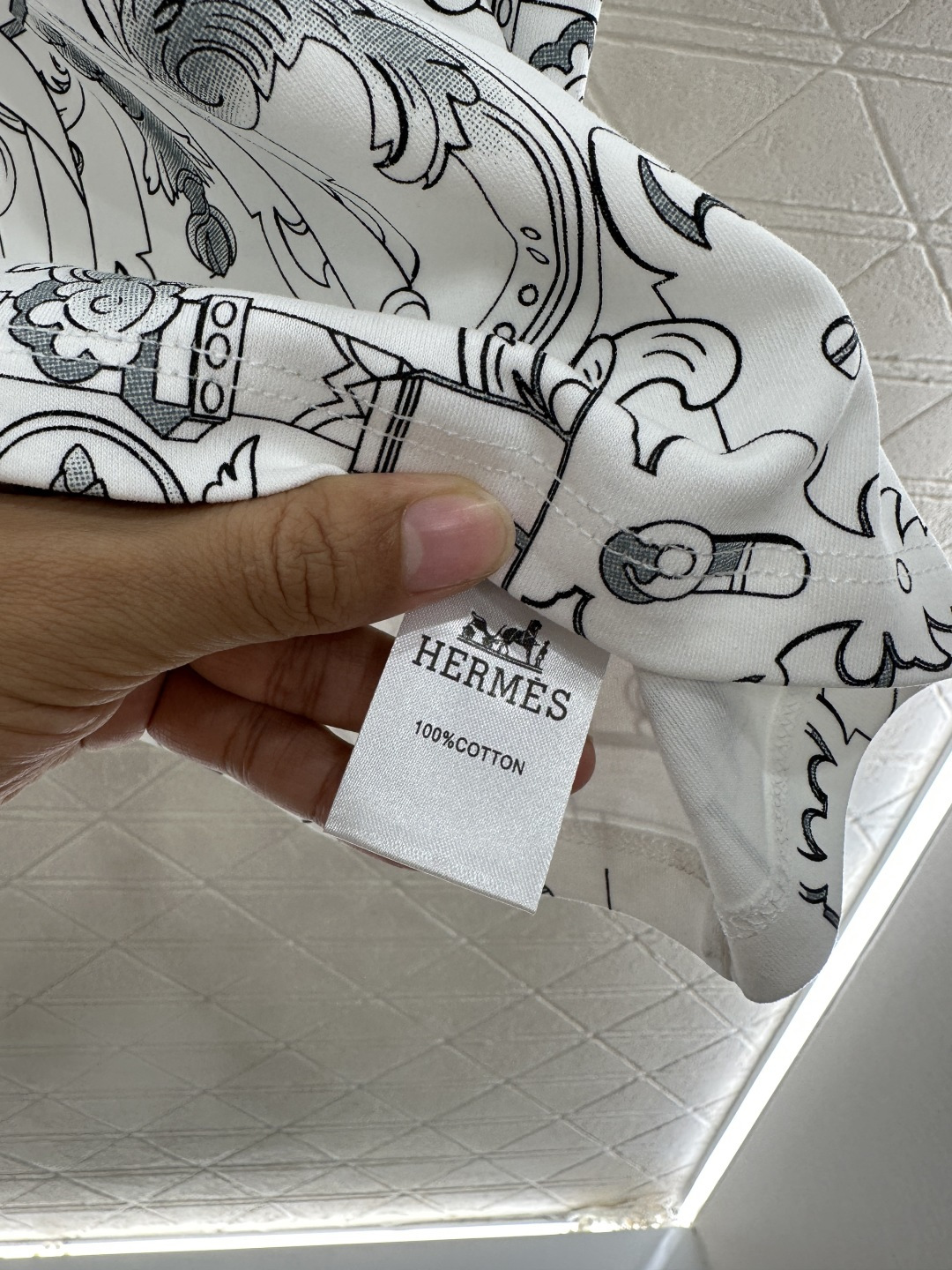 ♥Herme*♥2025新品上架 圆领徽标印花𝑇𝑒𝑒定制YB丝光全棉材质，质感细腻，舒适透气，常规短袖裁