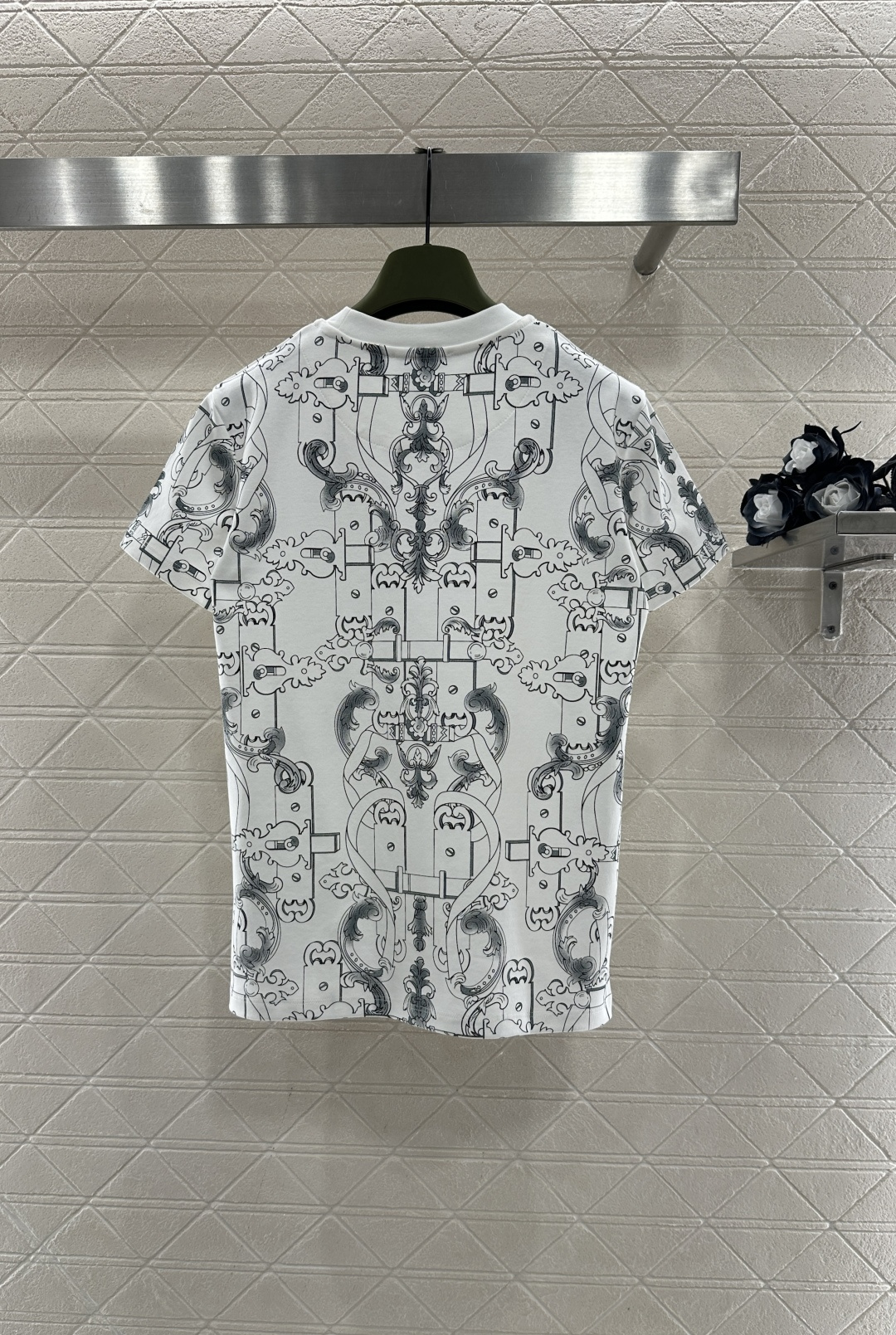 ♥Herme*♥2025新品上架 圆领徽标印花𝑇𝑒𝑒定制YB丝光全棉材质，质感细腻，舒适透气，常规短袖裁