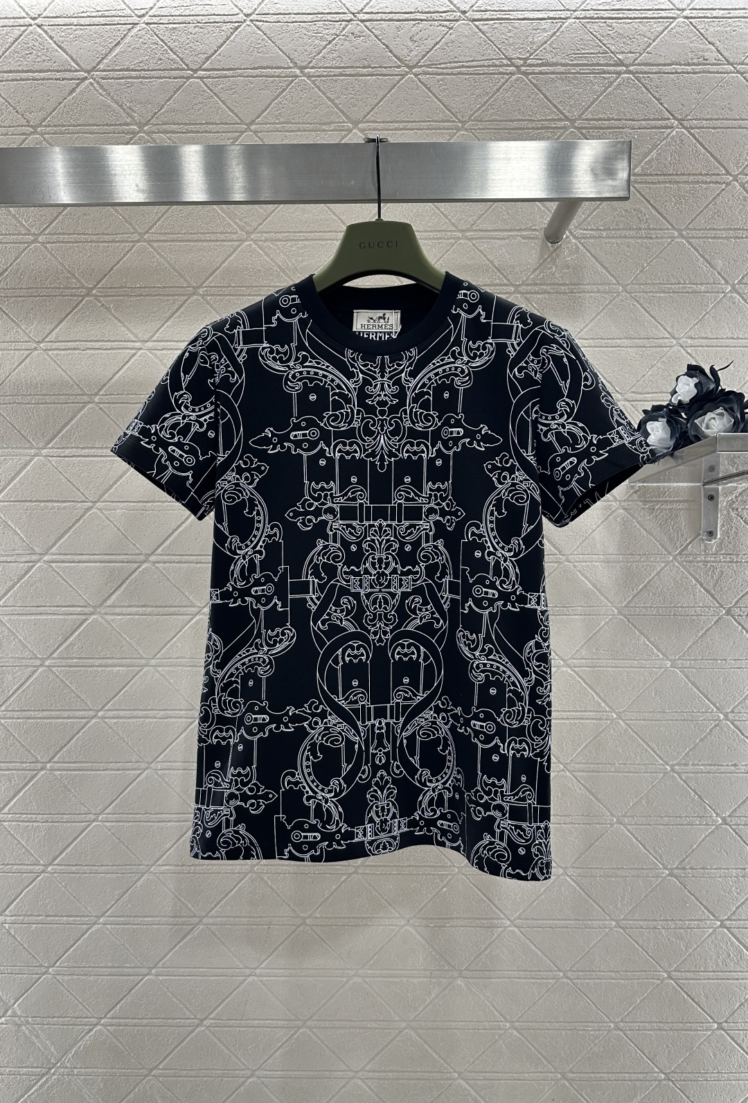 ♥Herme*♥2025新品上架 圆领徽标印花𝑇𝑒𝑒定制YB丝光全棉材质，质感细腻，舒适透气，常规短袖裁