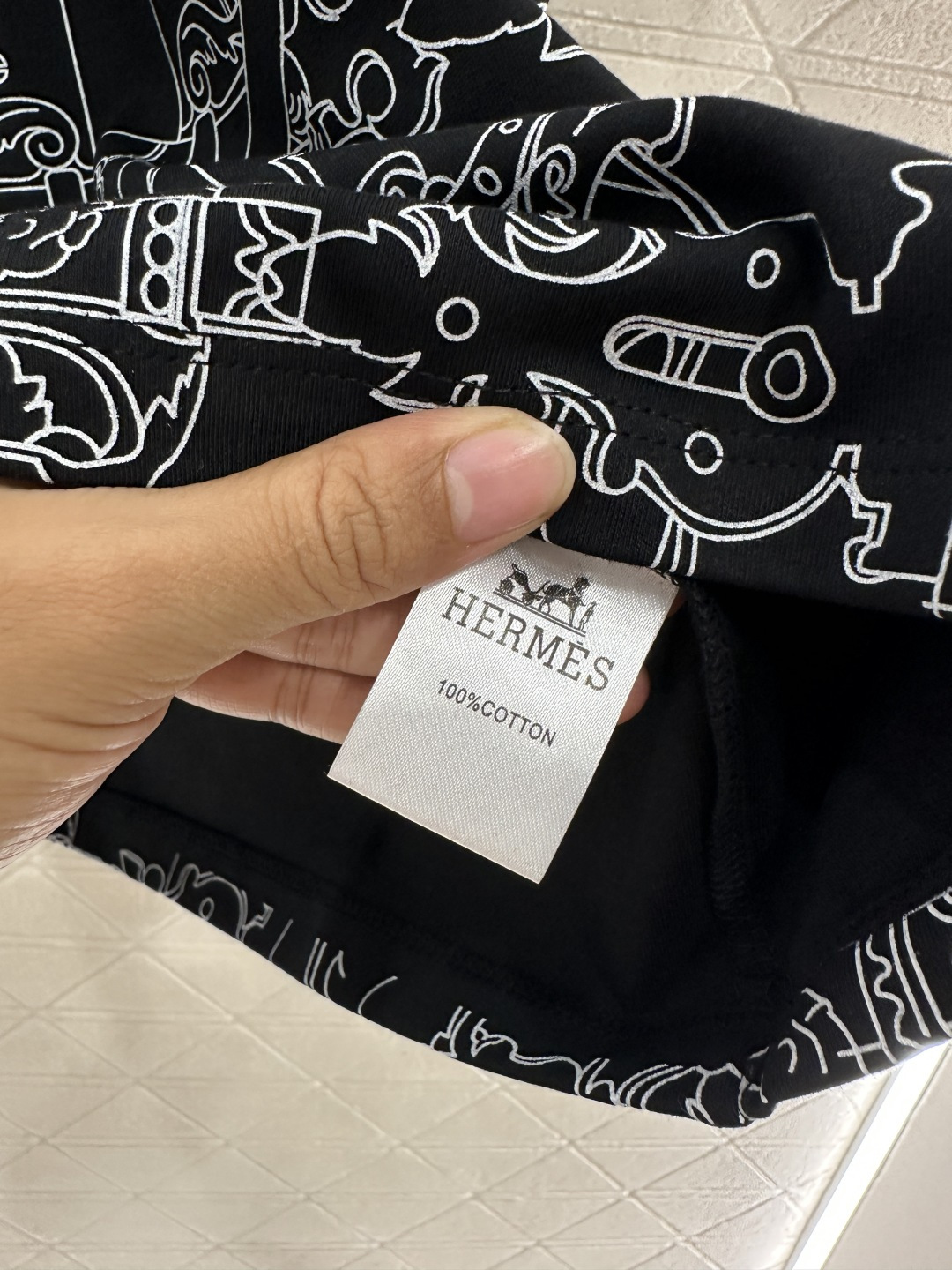 ♥Herme*♥2025新品上架 圆领徽标印花𝑇𝑒𝑒定制YB丝光全棉材质，质感细腻，舒适透气，常规短袖裁