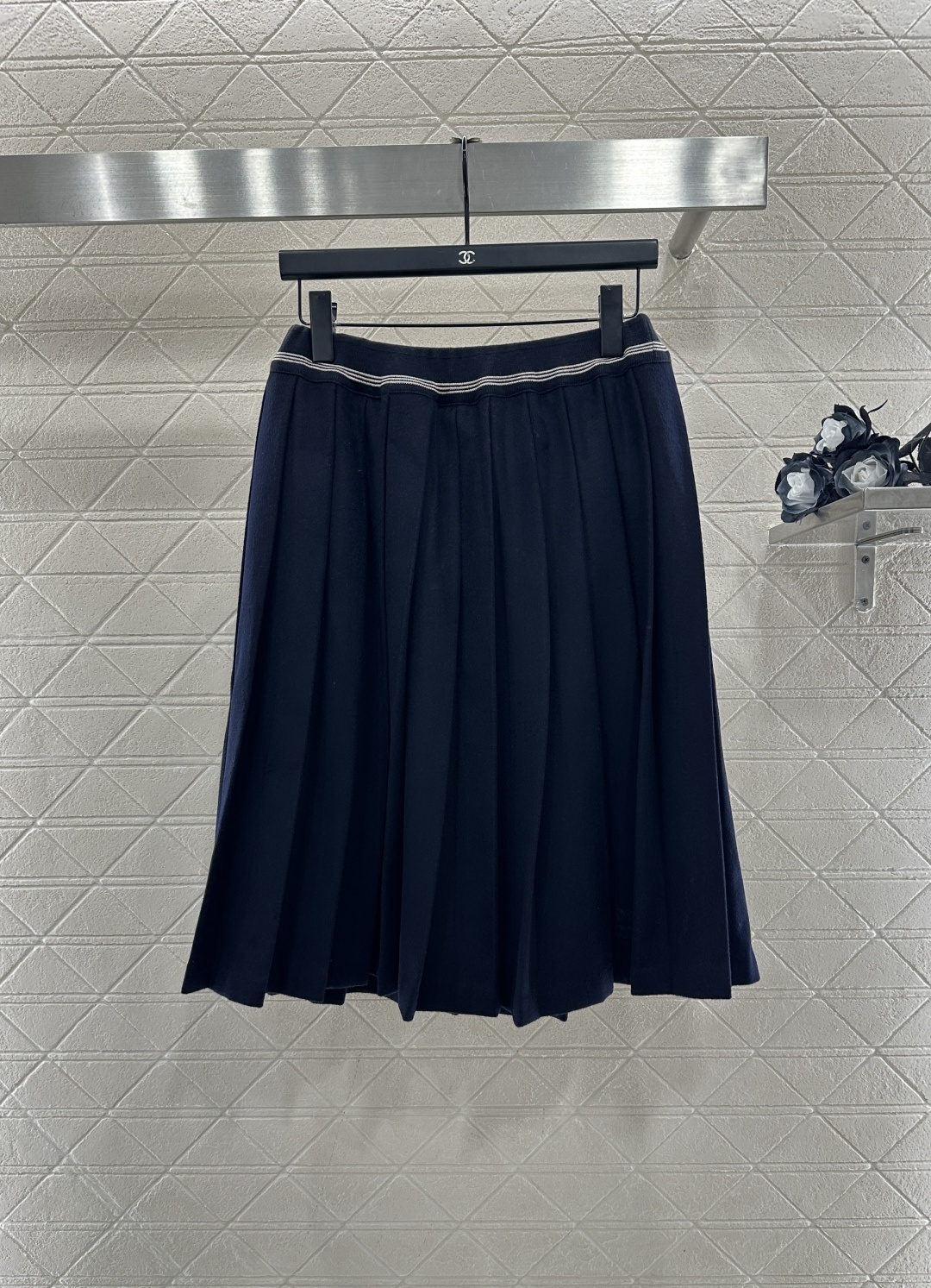 ♥Miumi*♥2025新品上架 中长羊毛百褶半裙定制YB进口羊绒羊毛材质，质感高级，品相十足，高腰中长