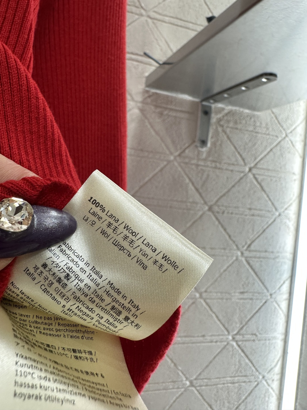 ♥Fendi*♥2025新品上架 翻领毛袖针织开衫定制YB羊毛纱线织造，细腻柔软，弹力十足 ，精致翻领纽