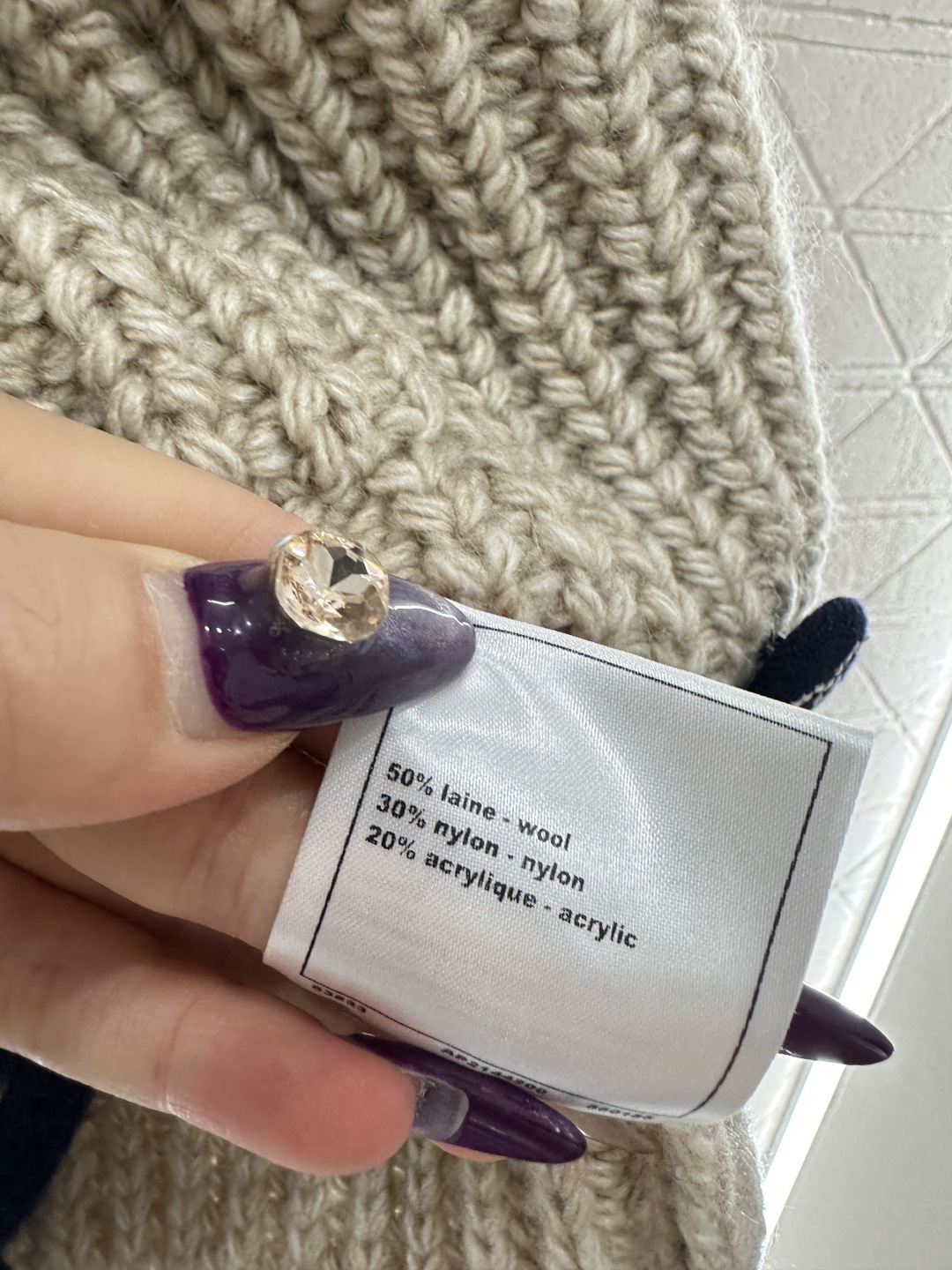 ♥Chane*♥2025新品上架 翻领撞色中长针织外套定制YB羊毛针织材质，质感细腻，毛量肌理明显，翻领