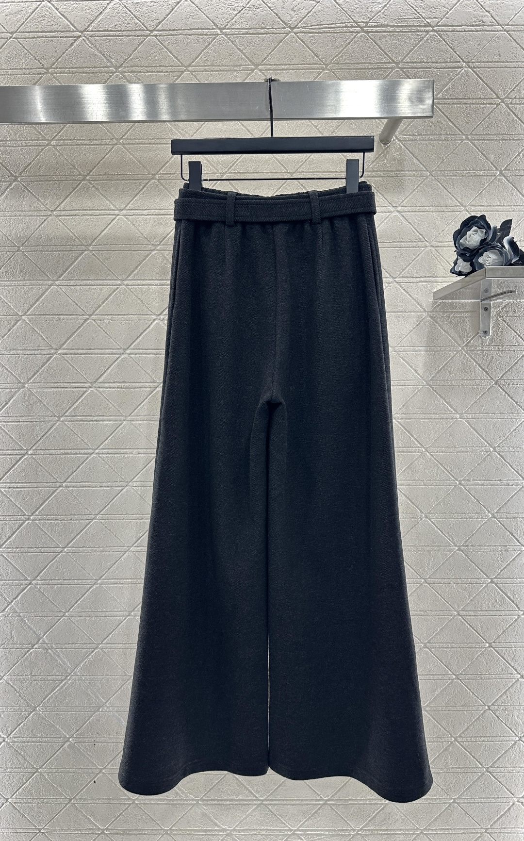 ♥Dio*♥2025新品上架 毛呢腰带西装阔腿长裤定制YB进口羊毛呢混纺材质，面料柔挺舒适，垂顺有型，厚