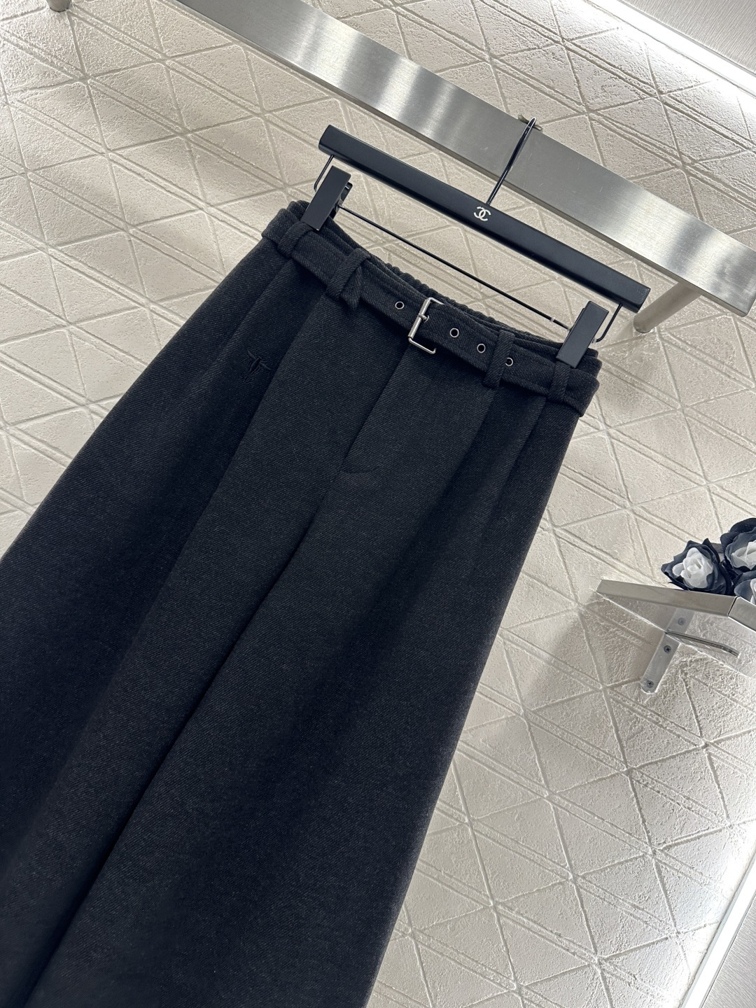 ♥Dio*♥2025新品上架 毛呢腰带西装阔腿长裤定制YB进口羊毛呢混纺材质，面料柔挺舒适，垂顺有型，厚
