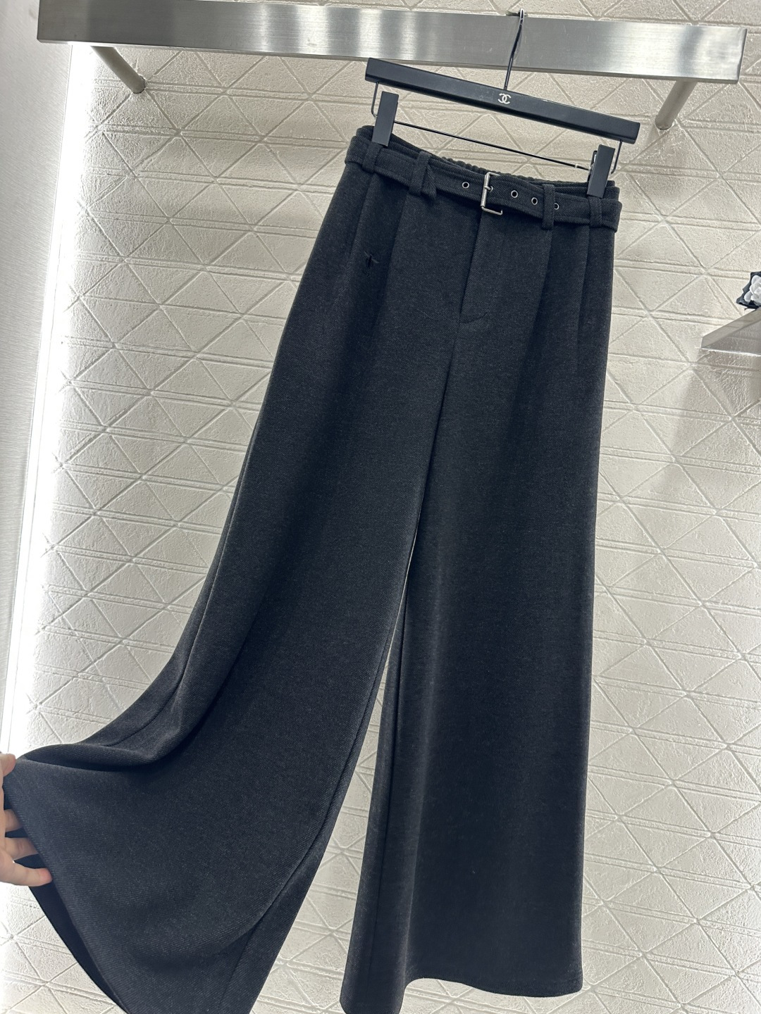 ♥Dio*♥2025新品上架 毛呢腰带西装阔腿长裤定制YB进口羊毛呢混纺材质，面料柔挺舒适，垂顺有型，厚