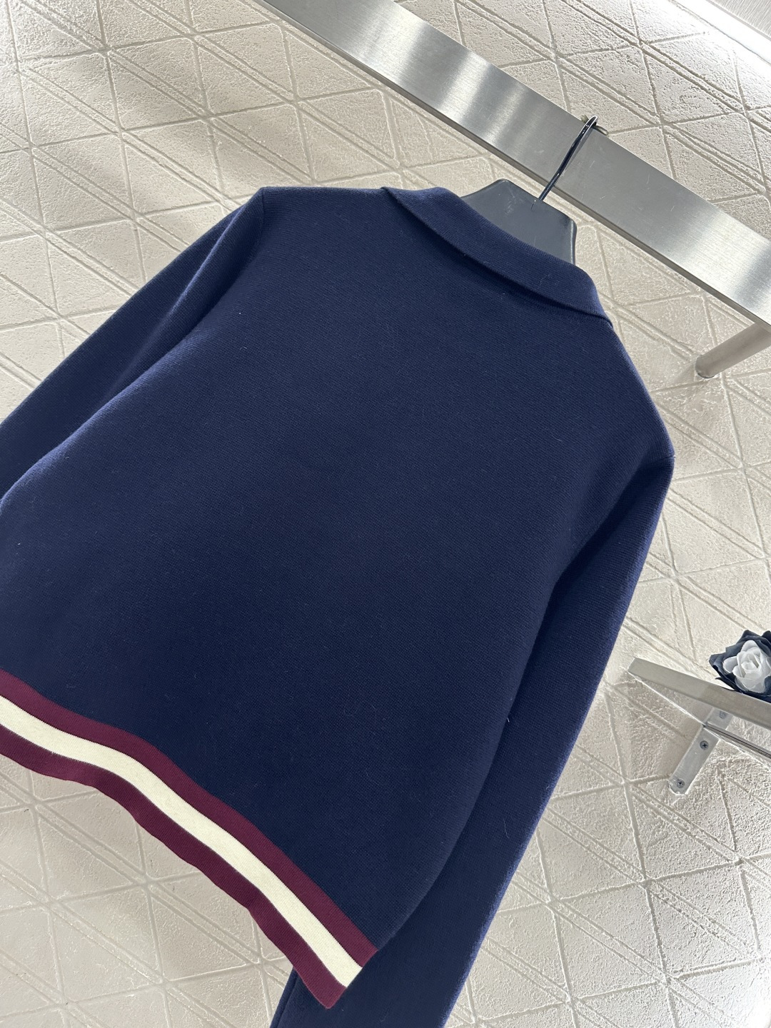 ♥Chane*♥2025新品上架 翻领半开襟针织上衣定制YB羊绒纱线织造，质感高级，穿搭舒适，翻领针织上