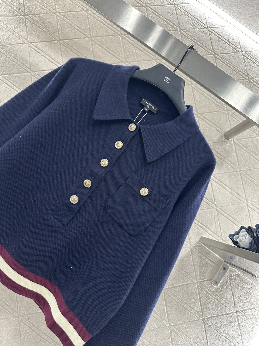 ♥Chane*♥2025新品上架 翻领半开襟针织上衣定制YB羊绒纱线织造，质感高级，穿搭舒适，翻领针织上