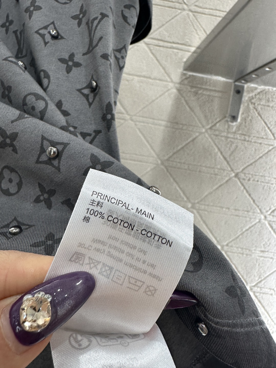 ♥Louis Vuitto*♥2025新品上架 做旧水洗印花𝑇𝑒𝑒定制YB斜纹全棉材质，质感高级，舒适柔