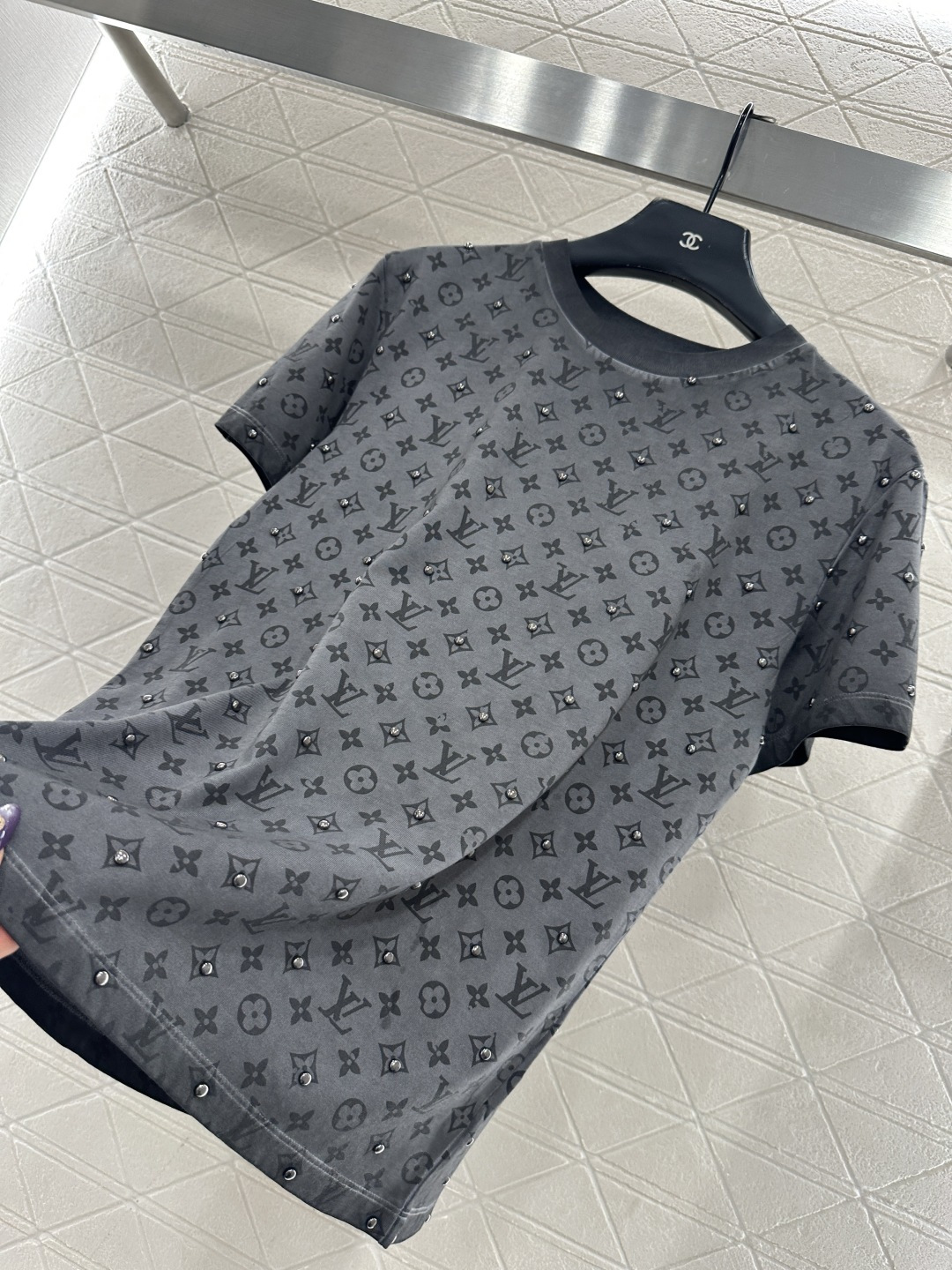 ♥Louis Vuitto*♥2025新品上架 做旧水洗印花𝑇𝑒𝑒定制YB斜纹全棉材质，质感高级，舒适柔