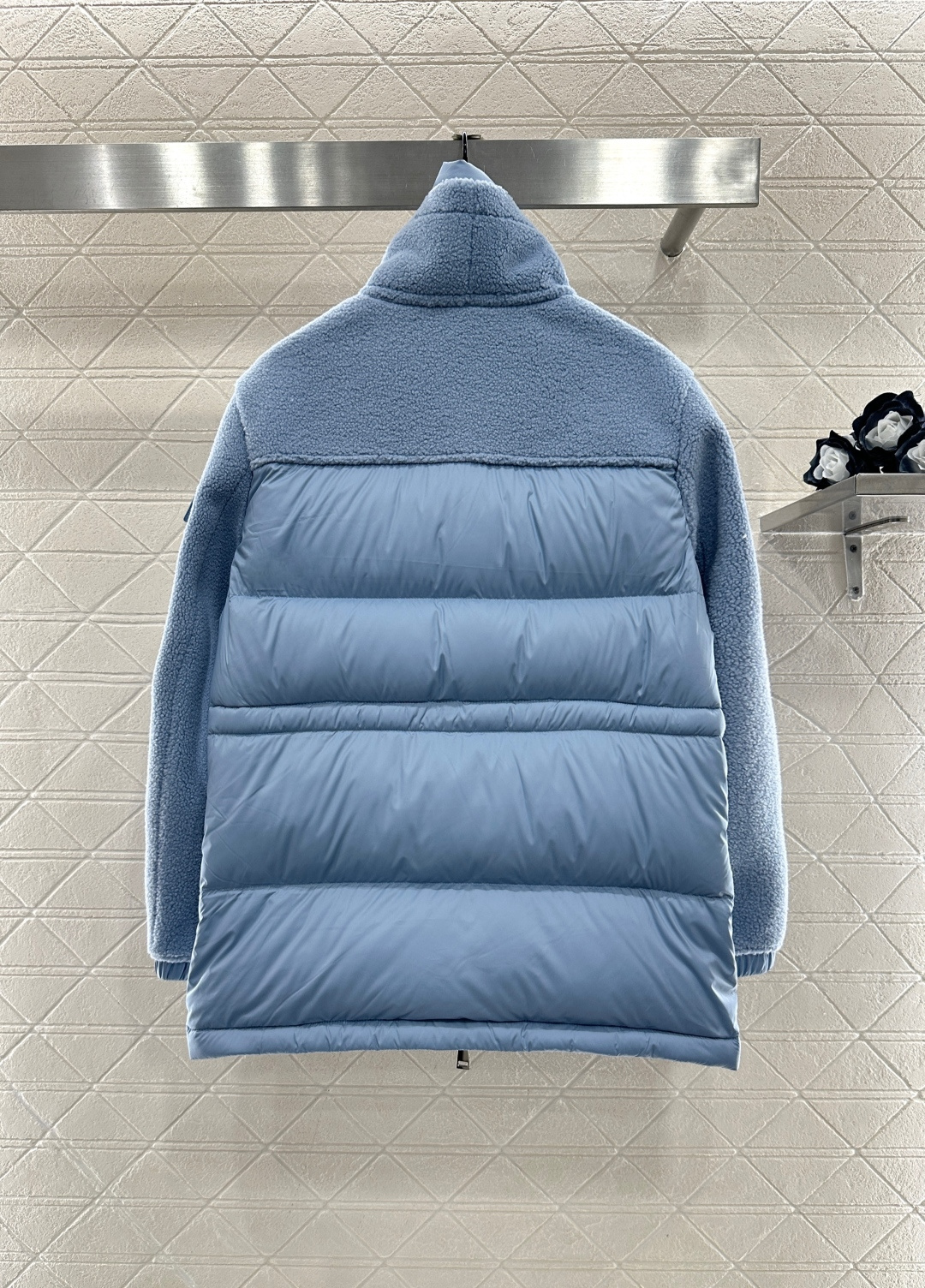 ♥Moncle*♥2025新品上架 泰迪羊羔拼接羽绒外套定制YB进口防风防水尼龙材质与泰迪毛拼接处理，内