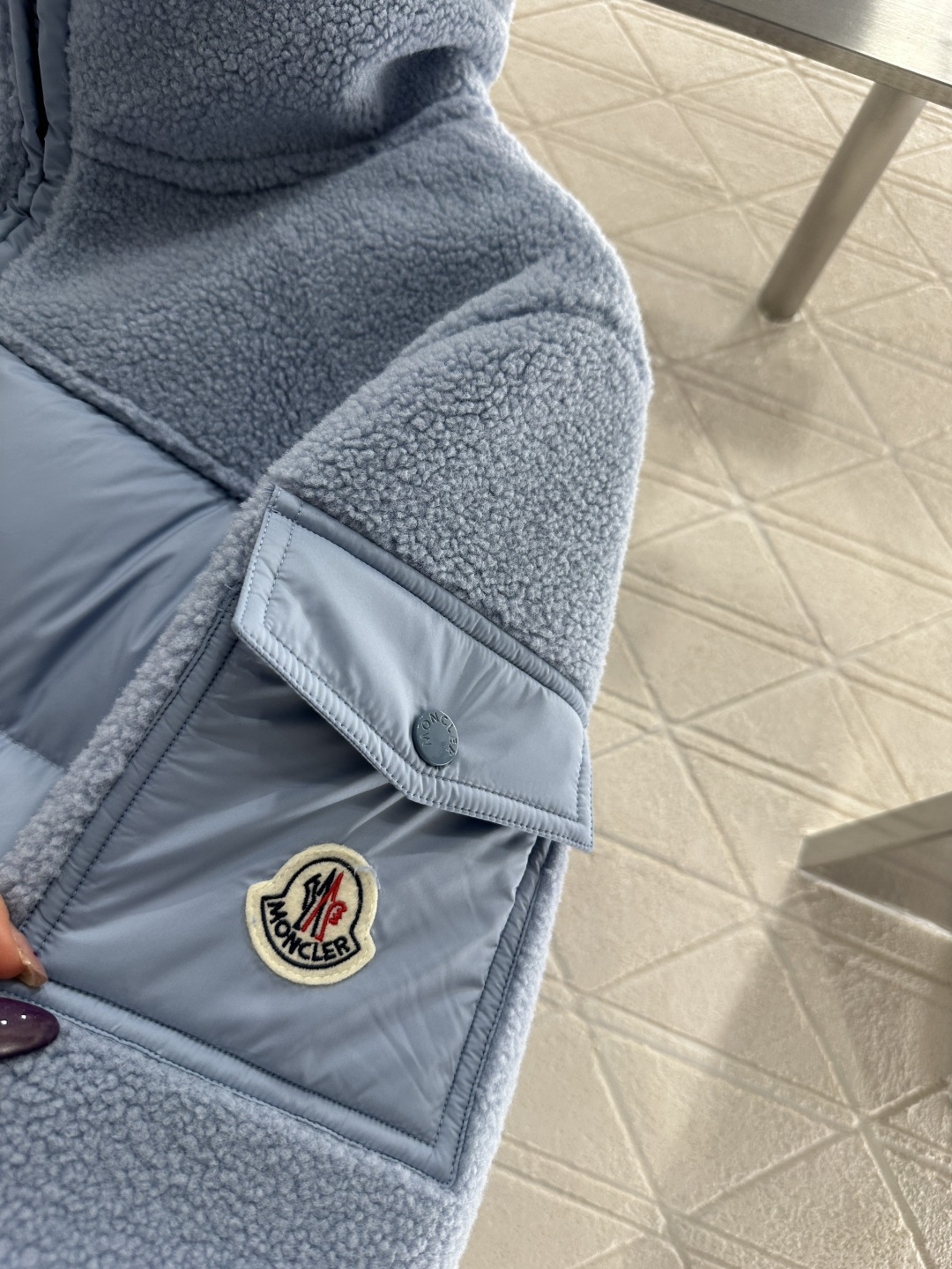 ♥Moncle*♥2025新品上架 泰迪羊羔拼接羽绒外套定制YB进口防风防水尼龙材质与泰迪毛拼接处理，内