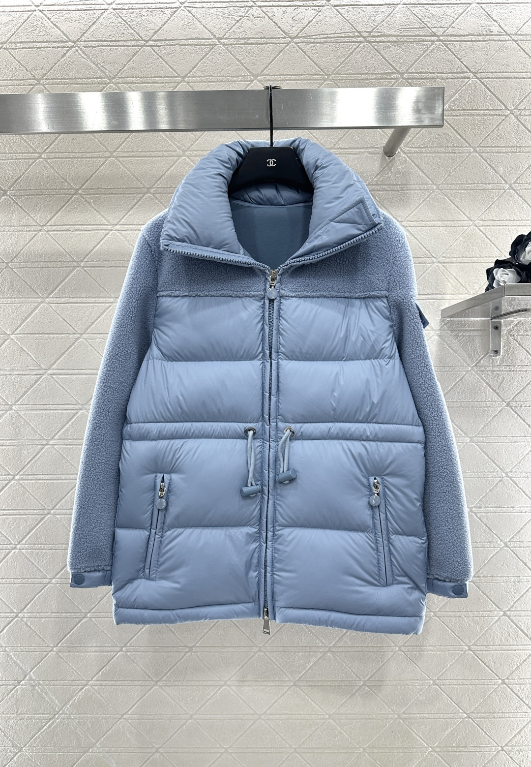 ♥Moncle*♥2025新品上架 泰迪羊羔拼接羽绒外套定制YB进口防风防水尼龙材质与泰迪毛拼接处理，内