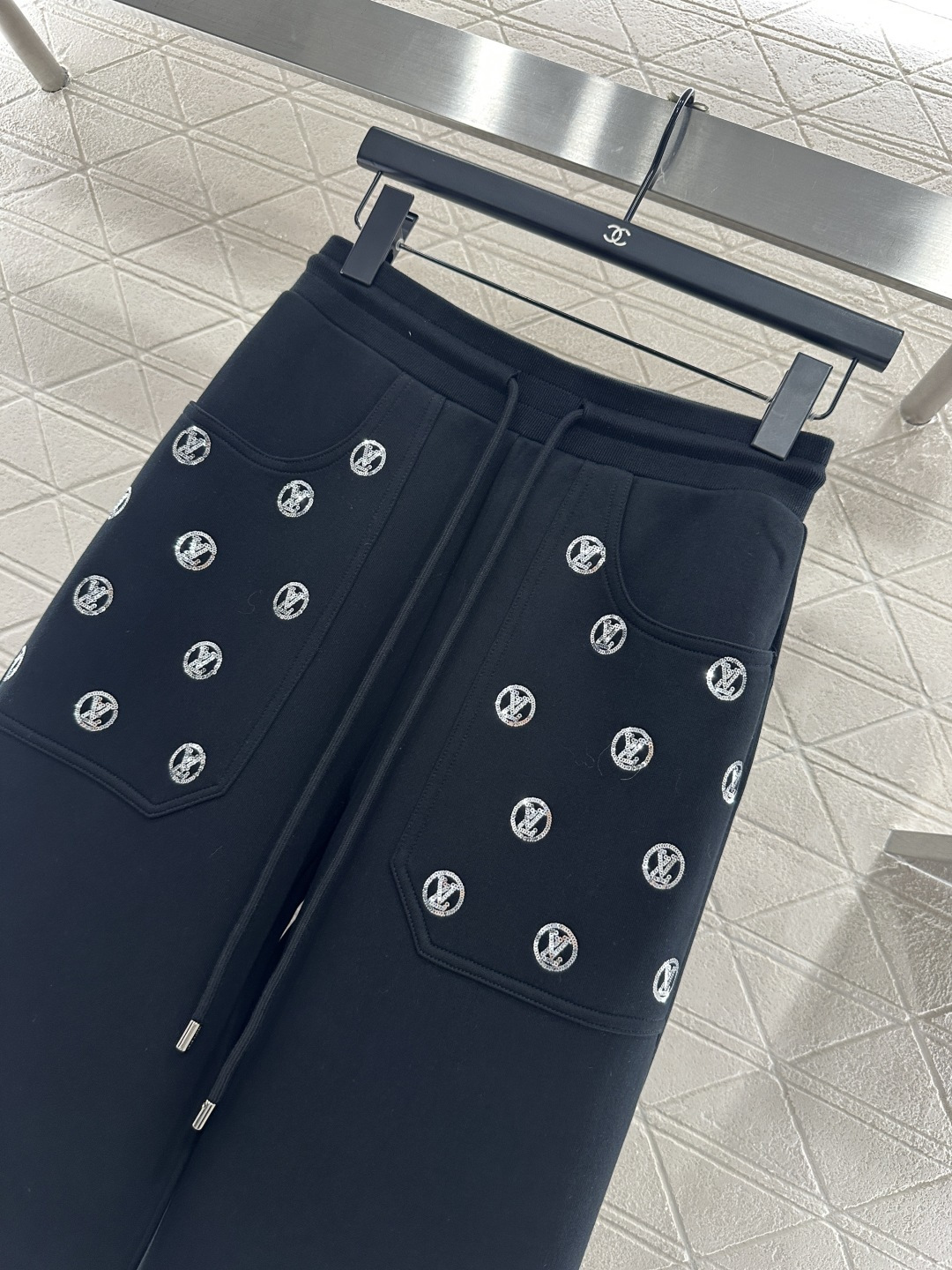 ♥Louis vuitto*♥2025新品上架 连帽亮片徽标卫衣长裤套装定制YB斜纹全棉材质，秋冬保暖厚