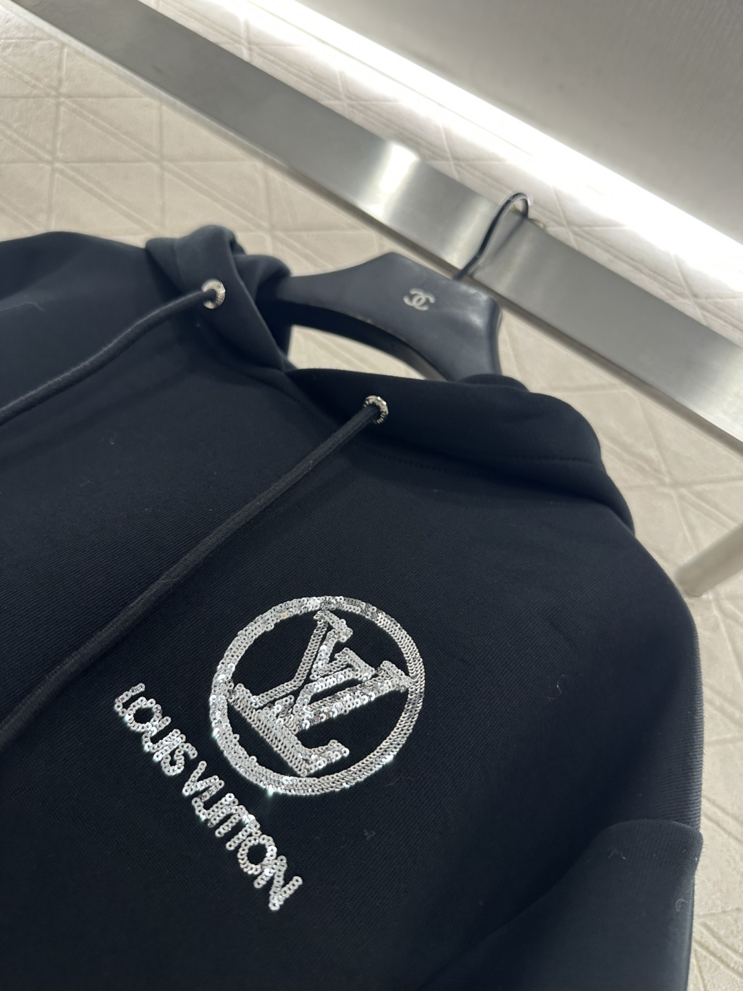 ♥Louis vuitto*♥2025新品上架 连帽亮片徽标卫衣长裤套装定制YB斜纹全棉材质，秋冬保暖厚