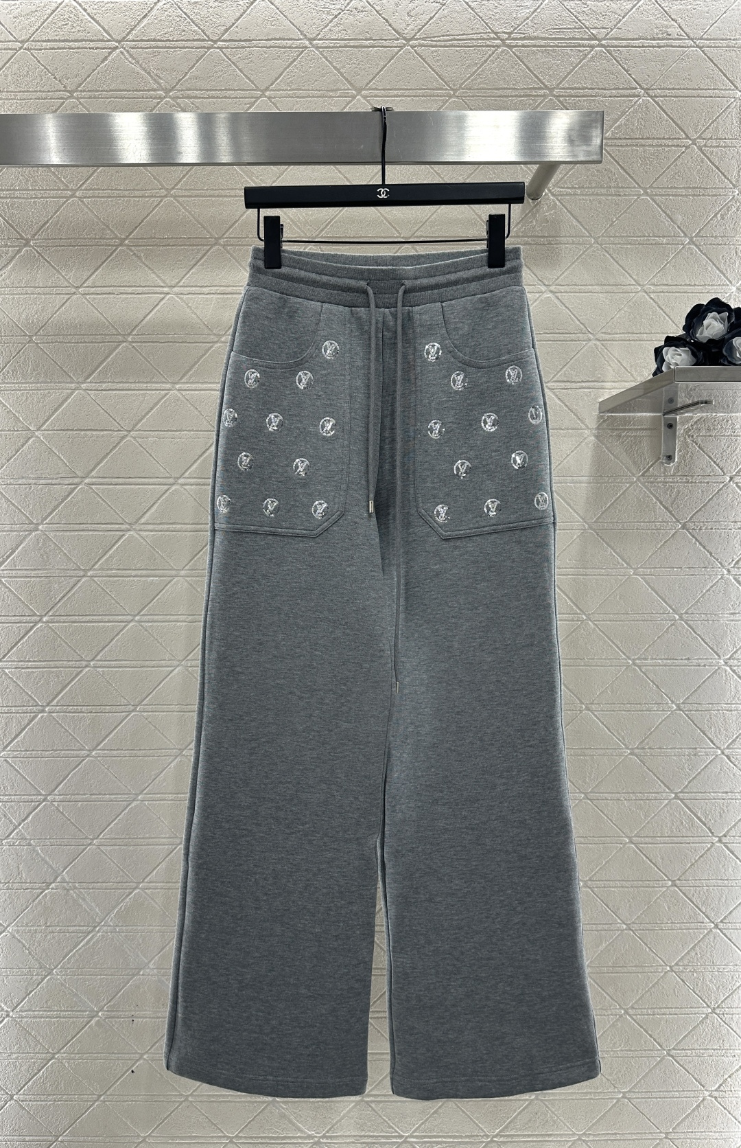 ♥Louis vuitto*♥2025新品上架 连帽亮片徽标卫衣长裤套装定制YB斜纹全棉材质，秋冬保暖厚