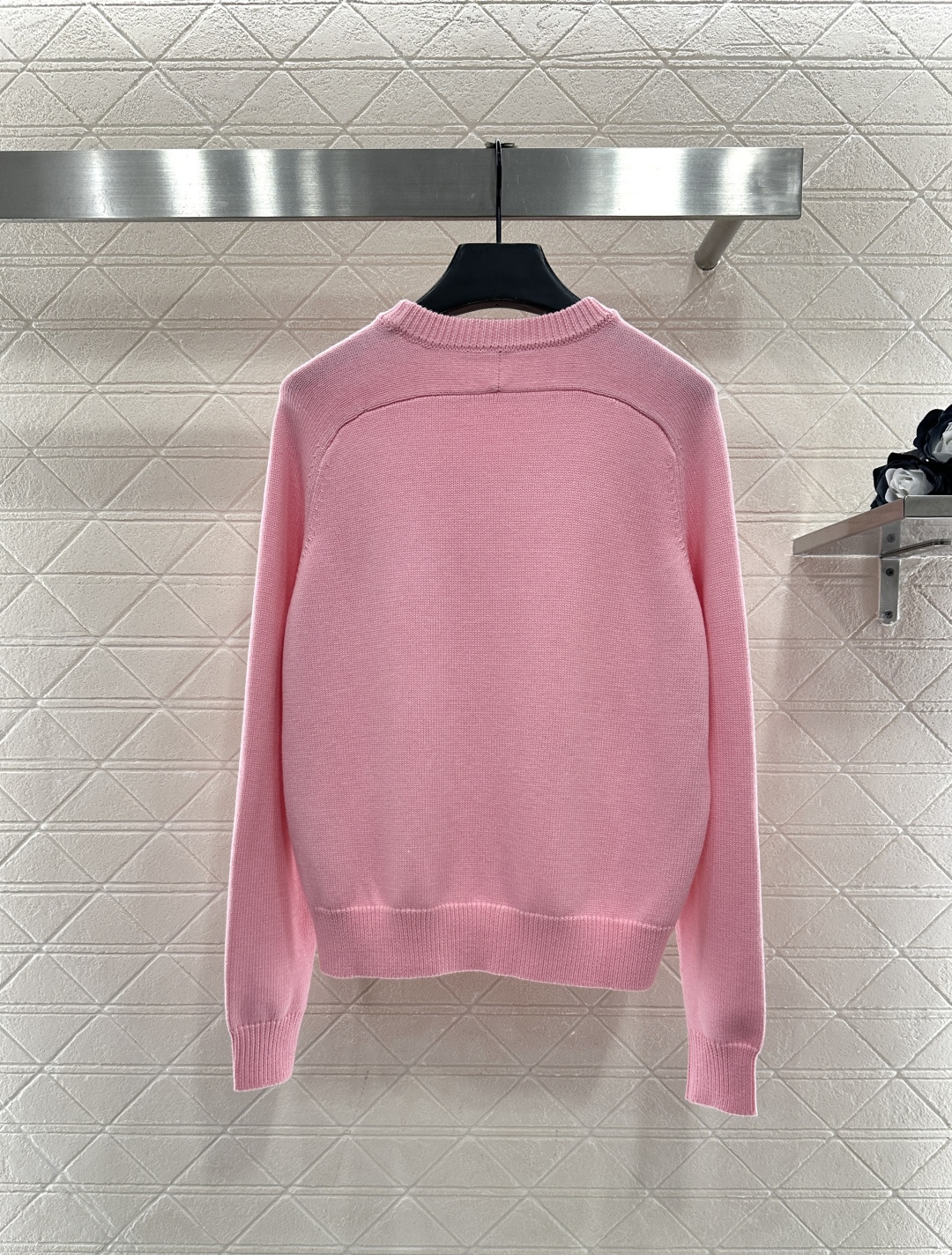 ♥Gucc*♥2025新品上架贺岁刺绣字母徽标针织毛衣新年贺岁系列#定制羊绒羊毛纱线织造，穿搭舒适，质感