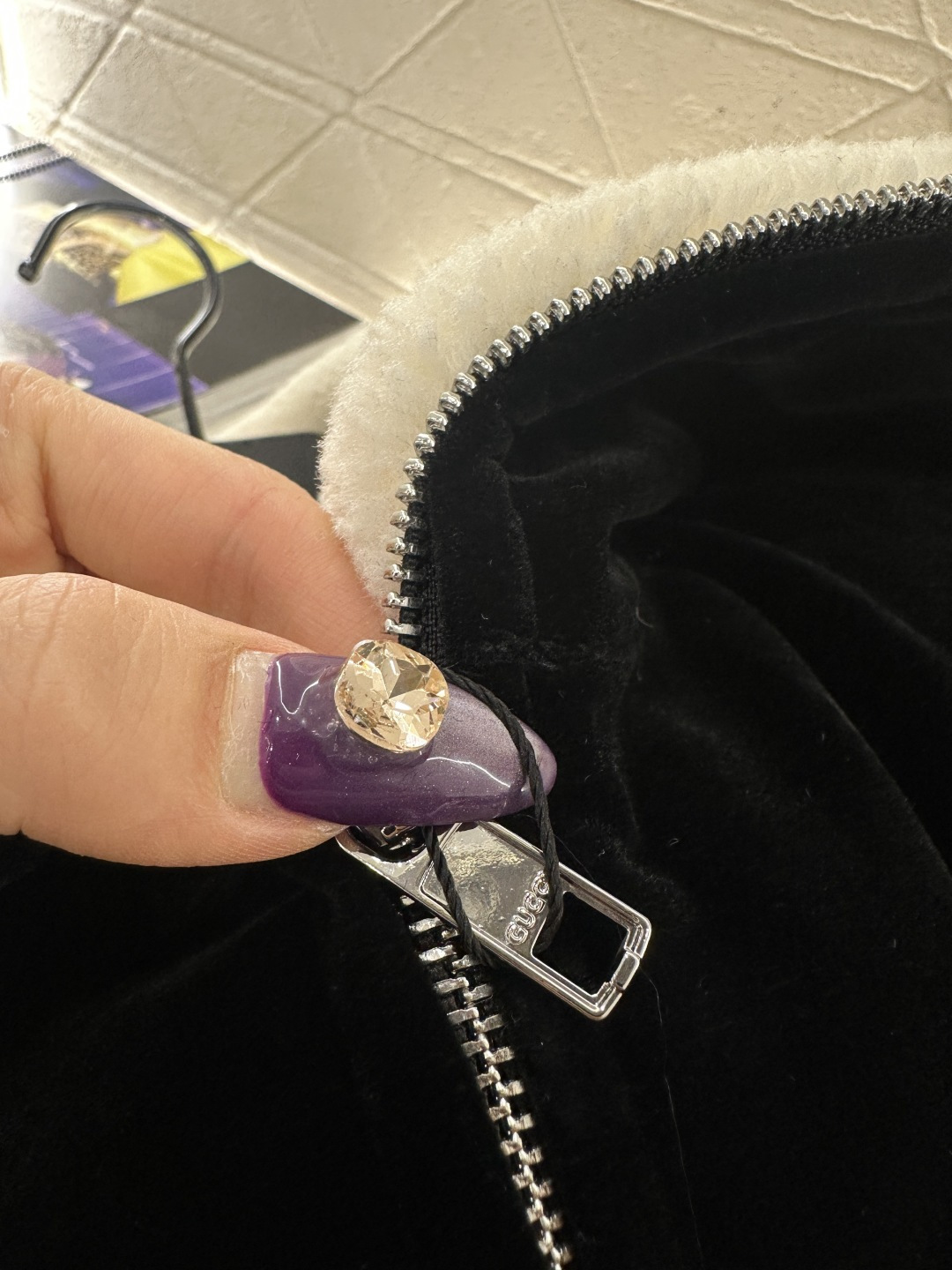 ♥Gucc*♥2025新品上架 丝绒泰迪翻领棉服外套定制YB进口丝绒材质，质感光泽，滑爽舒适，短款翻领棉