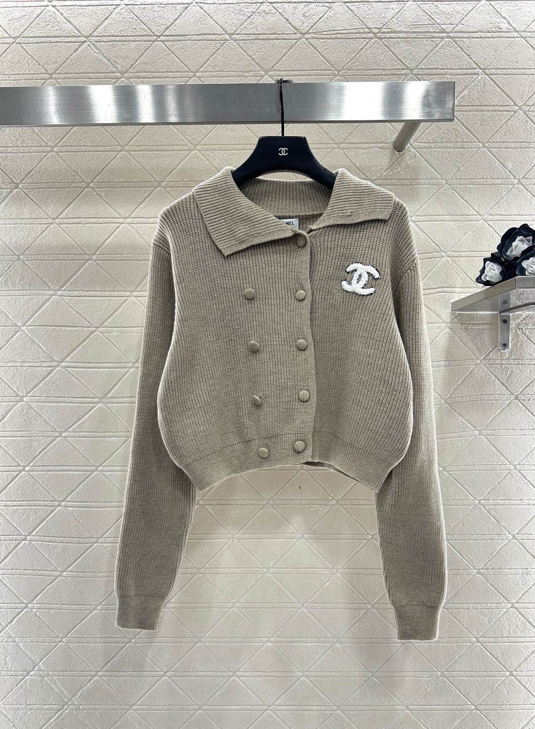 ♥Chane*♥2025新品上架 双排扣针织翻领开衫定制YB羊毛纱线织造，质感高级，舒适柔软，翻领针织开