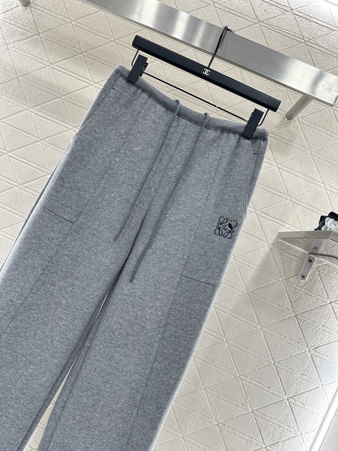 ♥Loew*♥2025新品上架 抽绳阔腿直筒长裤定制YB进口棉纶材质，面料柔挺舒适，垂顺有型，高腰抽绳阔