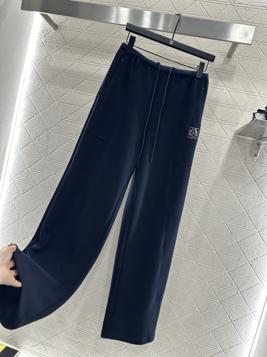 ♥Loew*♥2025新品上架 抽绳阔腿直筒长裤定制YB进口棉纶材质，面料柔挺舒适，垂顺有型，高腰抽绳阔