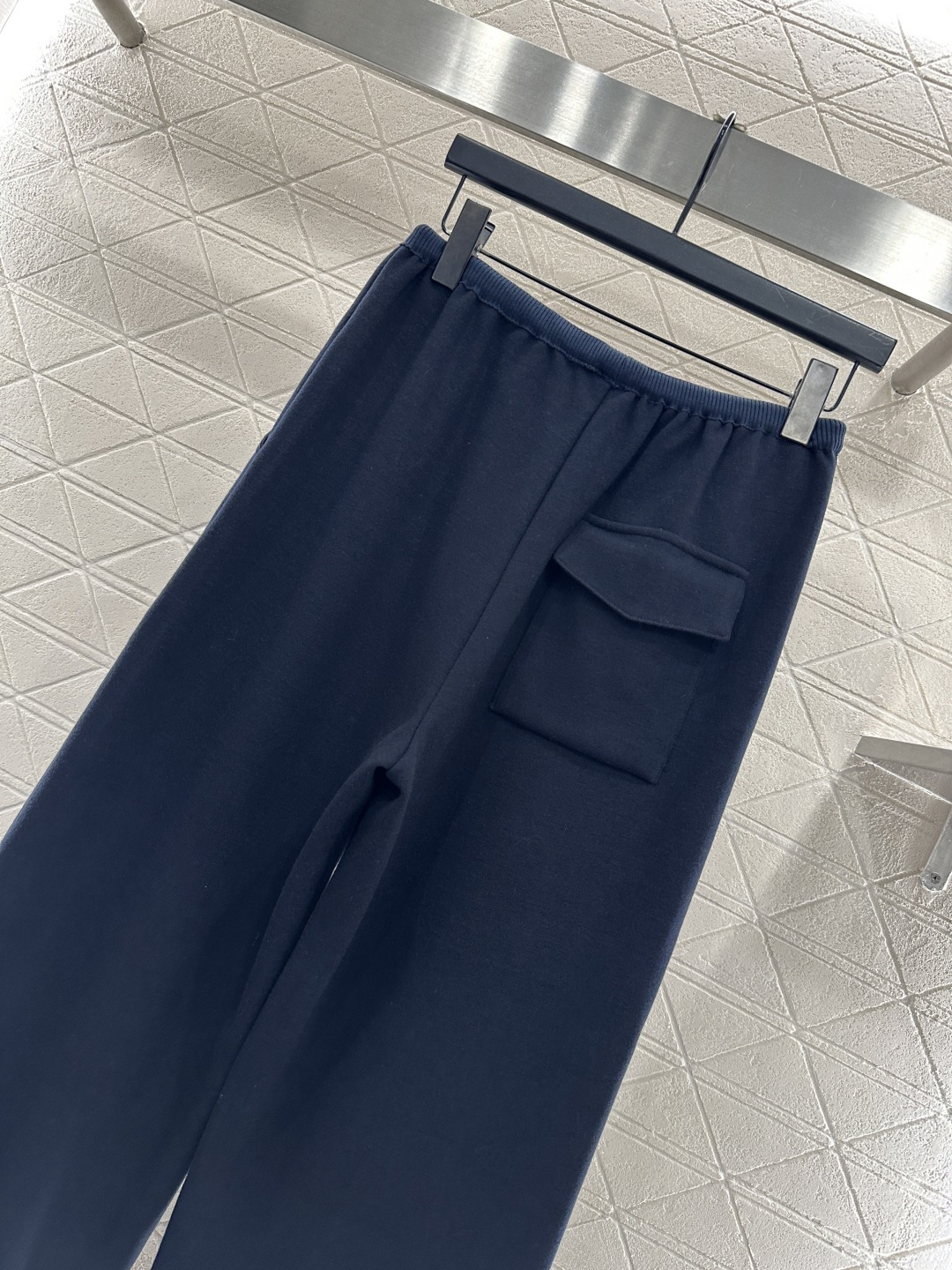 ♥Loew*♥2025新品上架 抽绳阔腿直筒长裤定制YB进口棉纶材质，面料柔挺舒适，垂顺有型，高腰抽绳阔