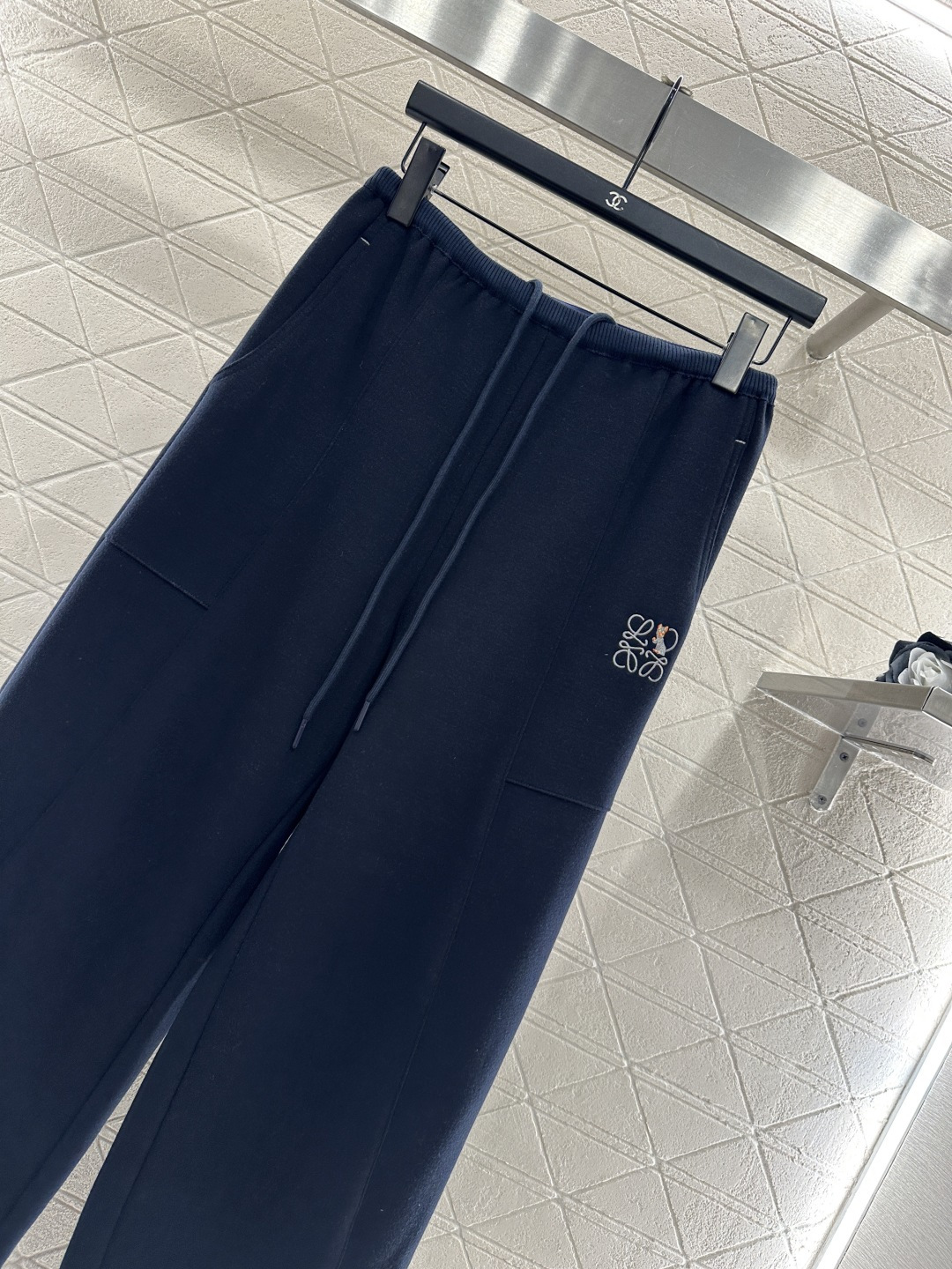 ♥Loew*♥2025新品上架 抽绳阔腿直筒长裤定制YB进口棉纶材质，面料柔挺舒适，垂顺有型，高腰抽绳阔