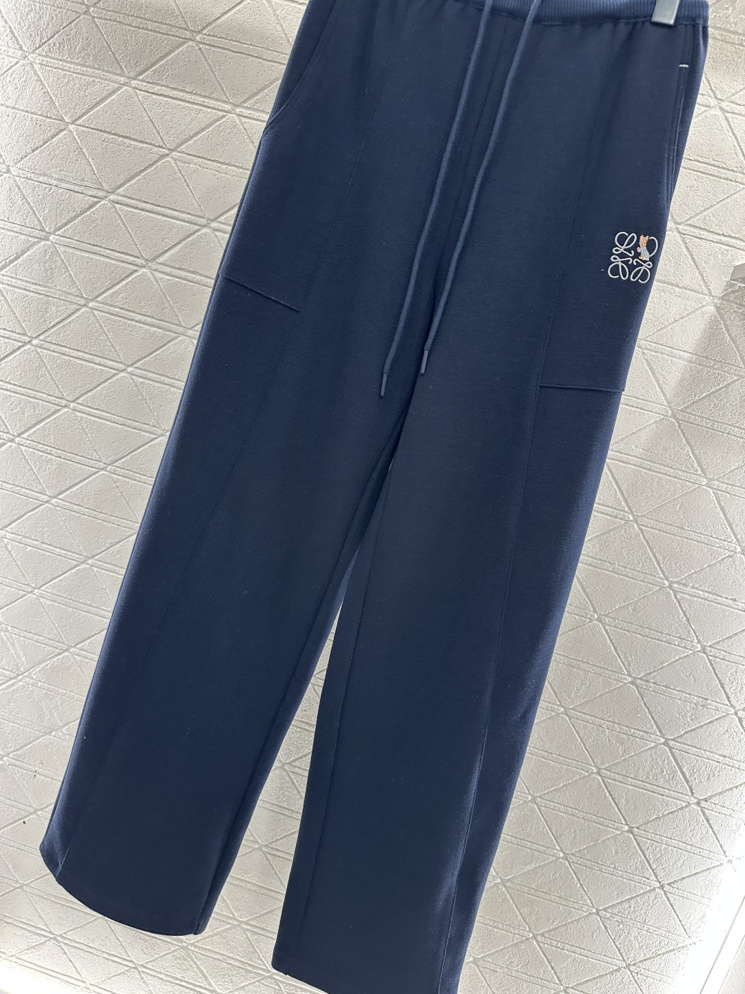 ♥Loew*♥2025新品上架 抽绳阔腿直筒长裤定制YB进口棉纶材质，面料柔挺舒适，垂顺有型，高腰抽绳阔