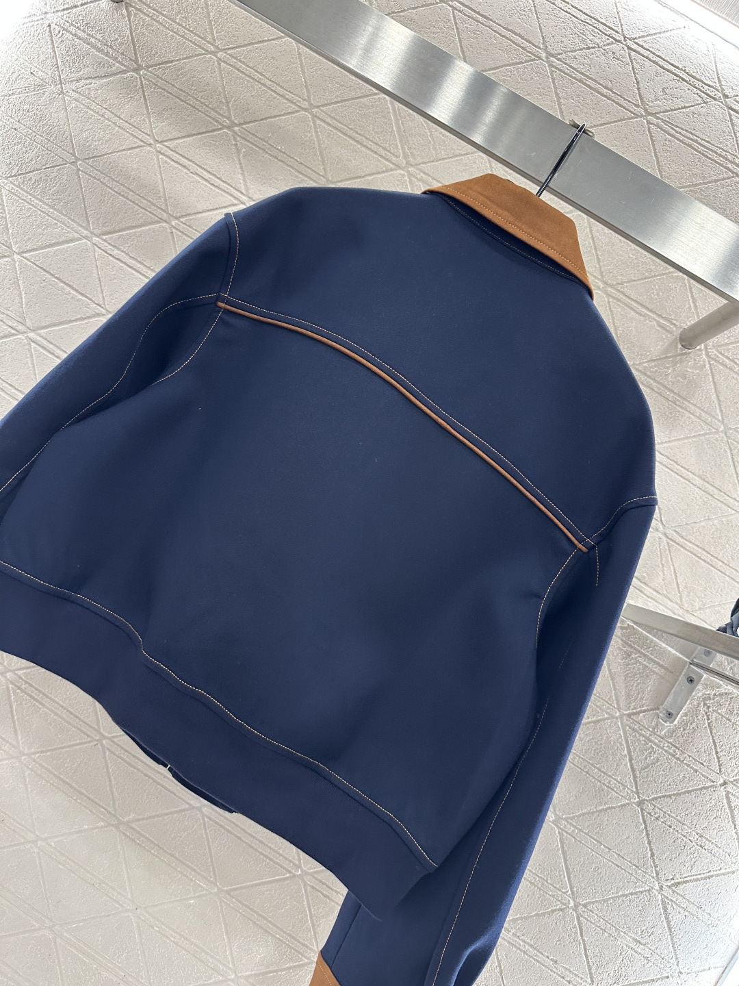 ♥Miumi*♥2025新品上架 麂皮翻领拉链夹克外套定制YB进口斜纹棉➕麂皮材质，质感细腻，挺括有型，