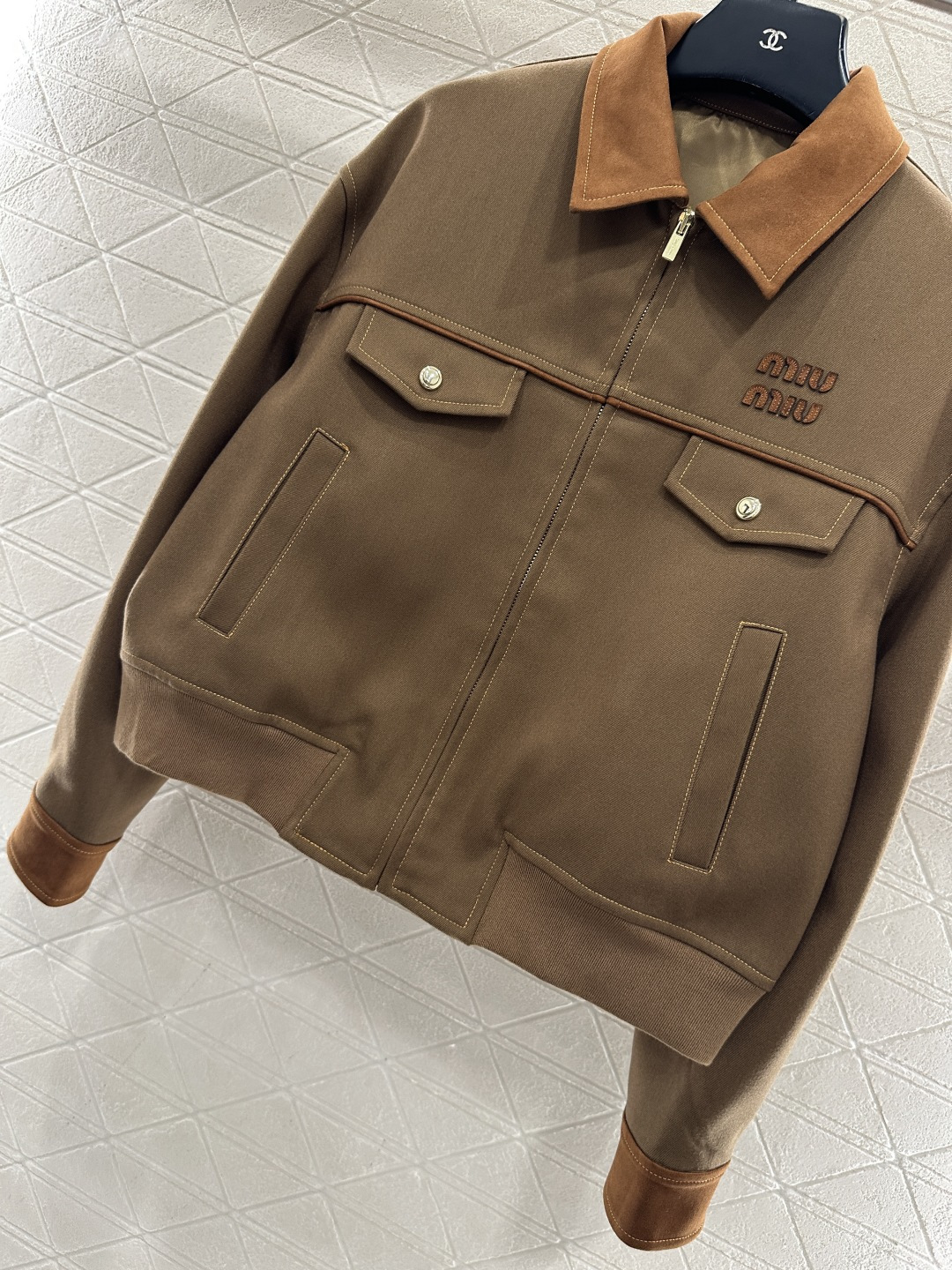 ♥Miumi*♥2025新品上架 麂皮翻领拉链夹克外套定制YB进口斜纹棉➕麂皮材质，质感细腻，挺括有型，