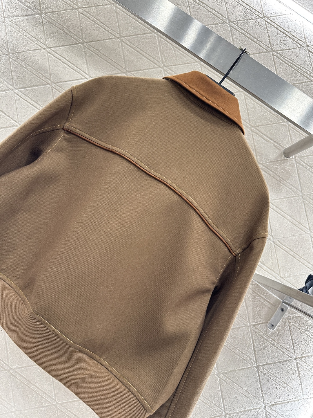 ♥Miumi*♥2025新品上架 麂皮翻领拉链夹克外套定制YB进口斜纹棉➕麂皮材质，质感细腻，挺括有型，