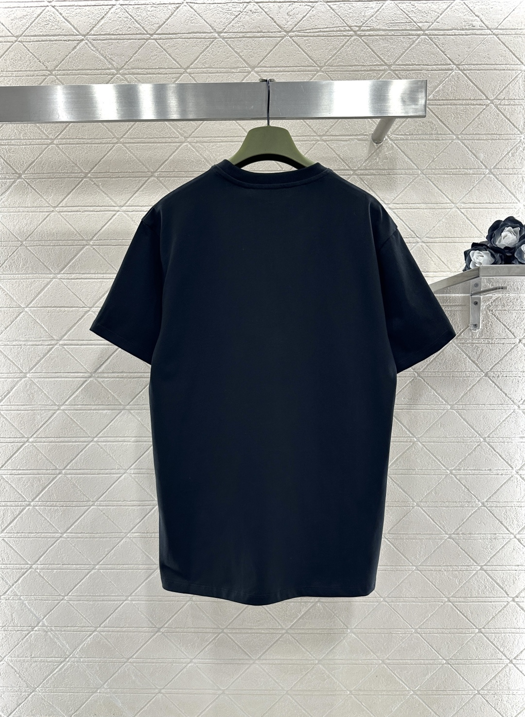 ♥Gucc*♥2025新品上架 圆领刺绣卡通徽标𝑇𝑒𝑒定制YB原生全棉材质，质感细腻，舒适透气，宽松短袖