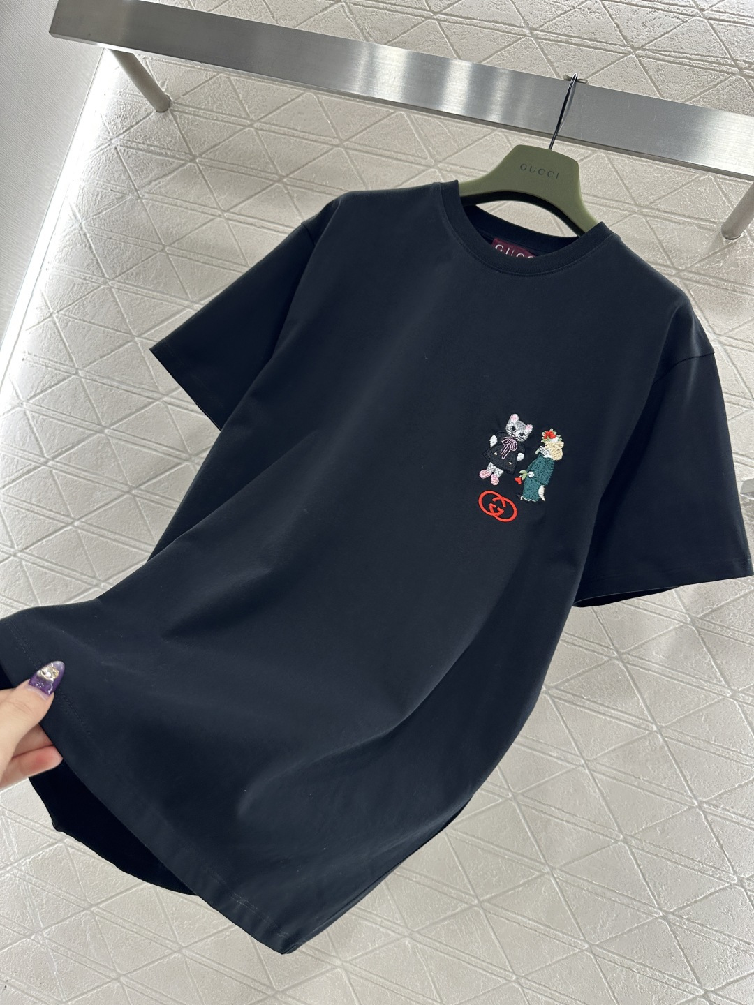 ♥Gucc*♥2025新品上架 圆领刺绣卡通徽标𝑇𝑒𝑒定制YB原生全棉材质，质感细腻，舒适透气，宽松短袖