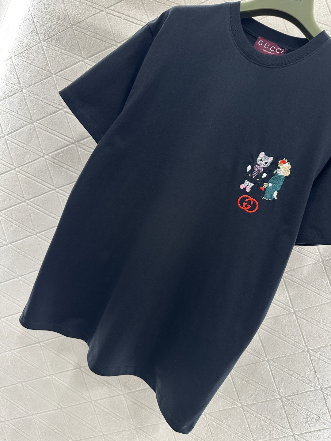 ♥Gucc*♥2025新品上架 圆领刺绣卡通徽标𝑇𝑒𝑒定制YB原生全棉材质，质感细腻，舒适透气，宽松短袖