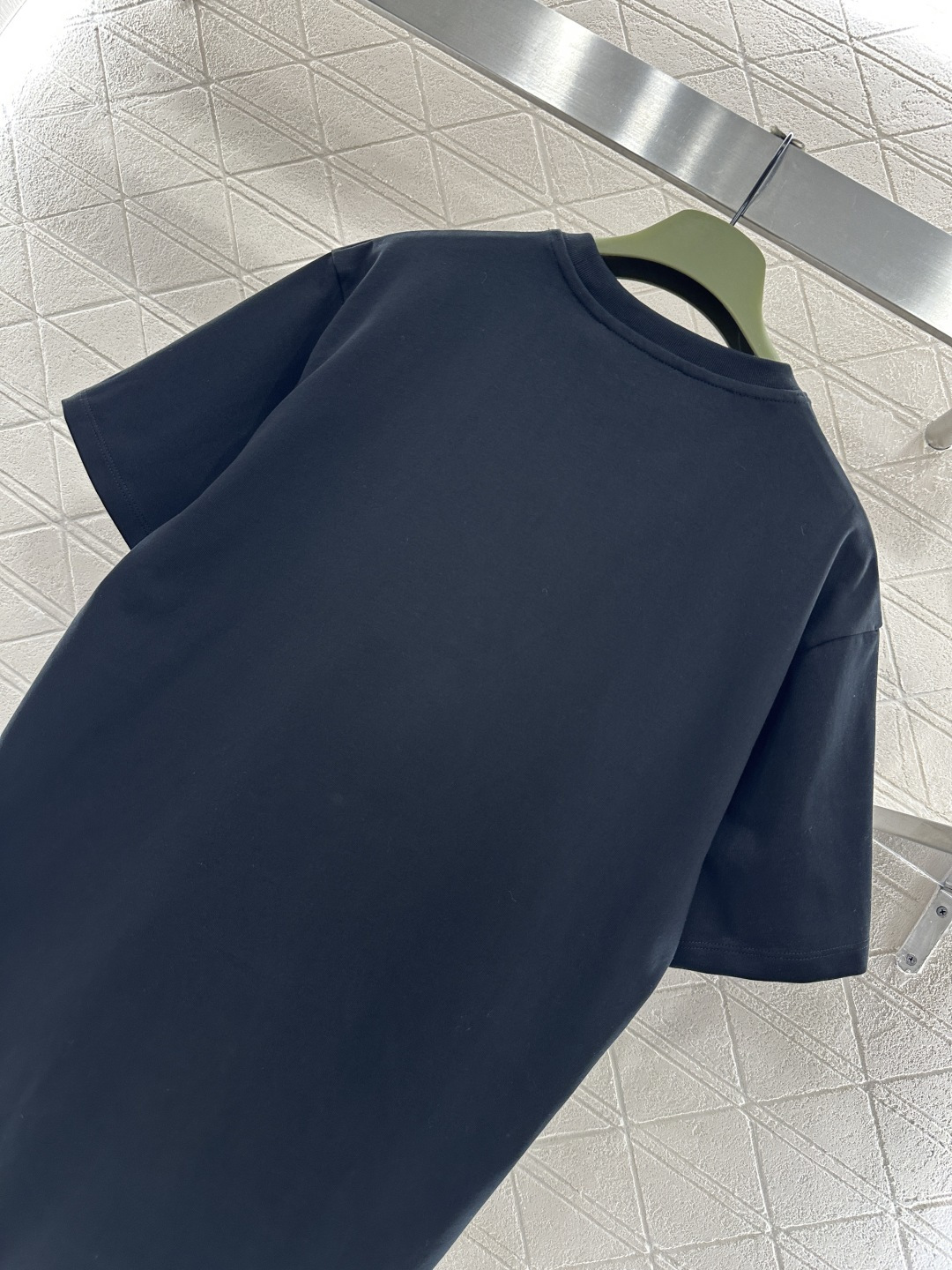 ♥Gucc*♥2025新品上架 圆领刺绣卡通徽标𝑇𝑒𝑒定制YB原生全棉材质，质感细腻，舒适透气，宽松短袖