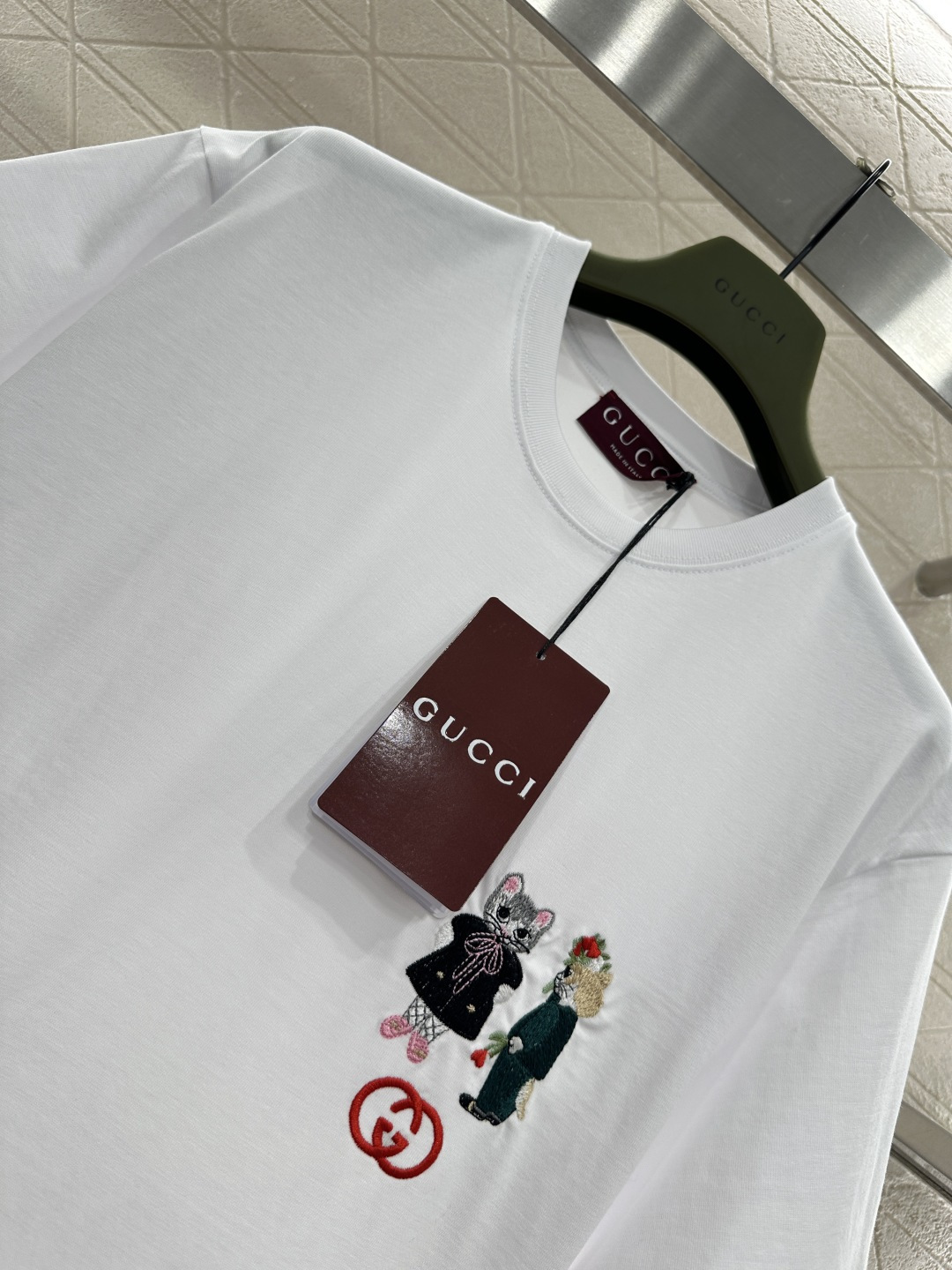 ♥Gucc*♥2025新品上架 圆领刺绣卡通徽标𝑇𝑒𝑒定制YB原生全棉材质，质感细腻，舒适透气，宽松短袖