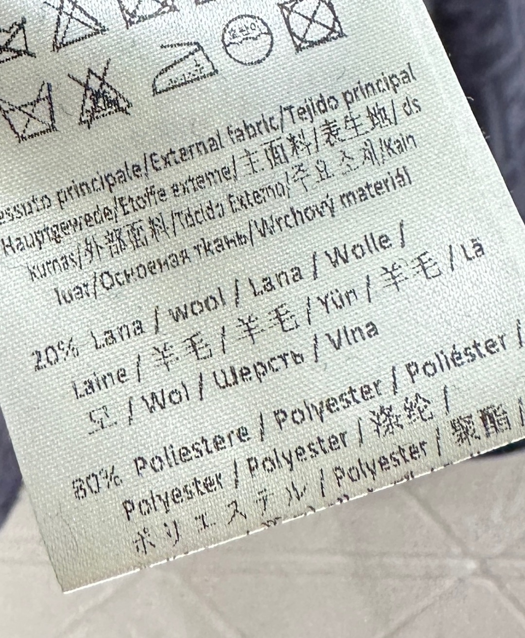 ♥Fend*♥2025新品上架 连帽两面穿毛呢外套定制YB进口羊毛呢材质，质感亲肤，舒适保暖，可拆卸连帽