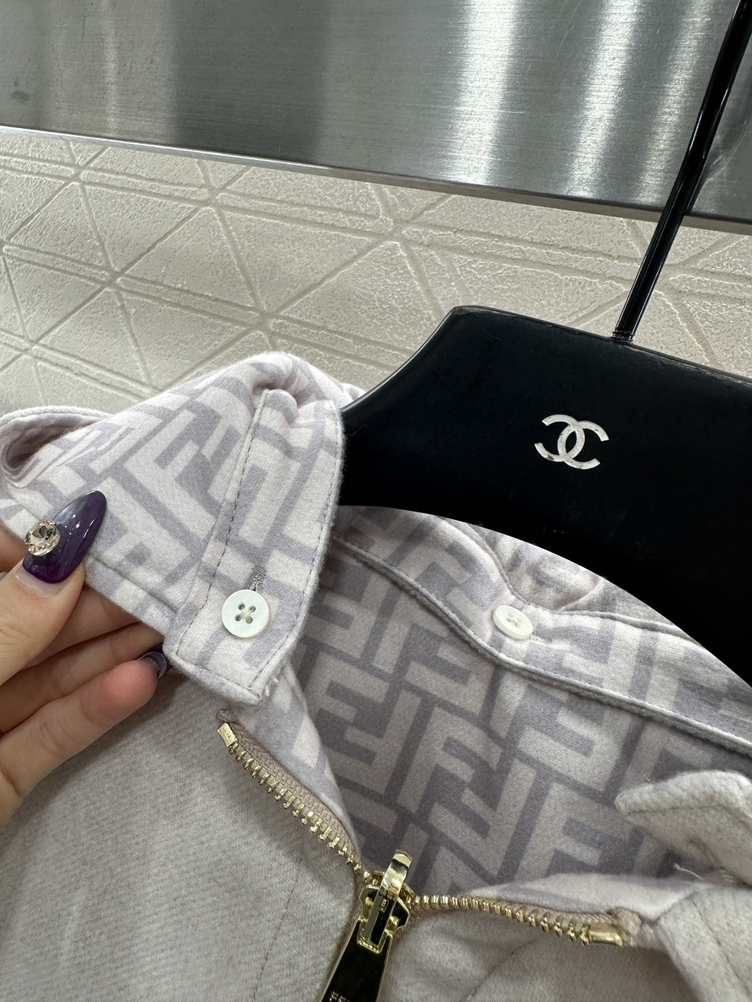 ♥Fend*♥2025新品上架 连帽两面穿毛呢外套定制YB进口羊毛呢材质，质感亲肤，舒适保暖，可拆卸连帽