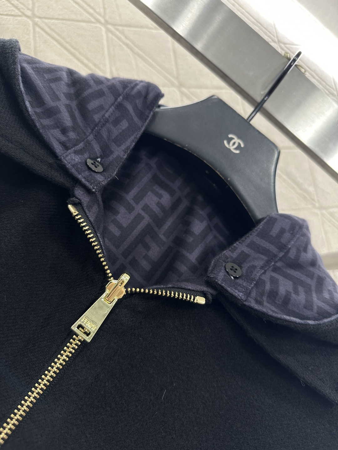 ♥Fend*♥2025新品上架 连帽两面穿毛呢外套定制YB进口羊毛呢材质，质感亲肤，舒适保暖，可拆卸连帽